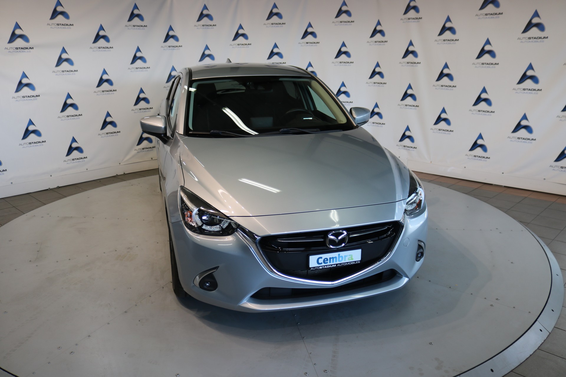 MAZDA 2 SKYACTIV-G 115 Revolution-image-8