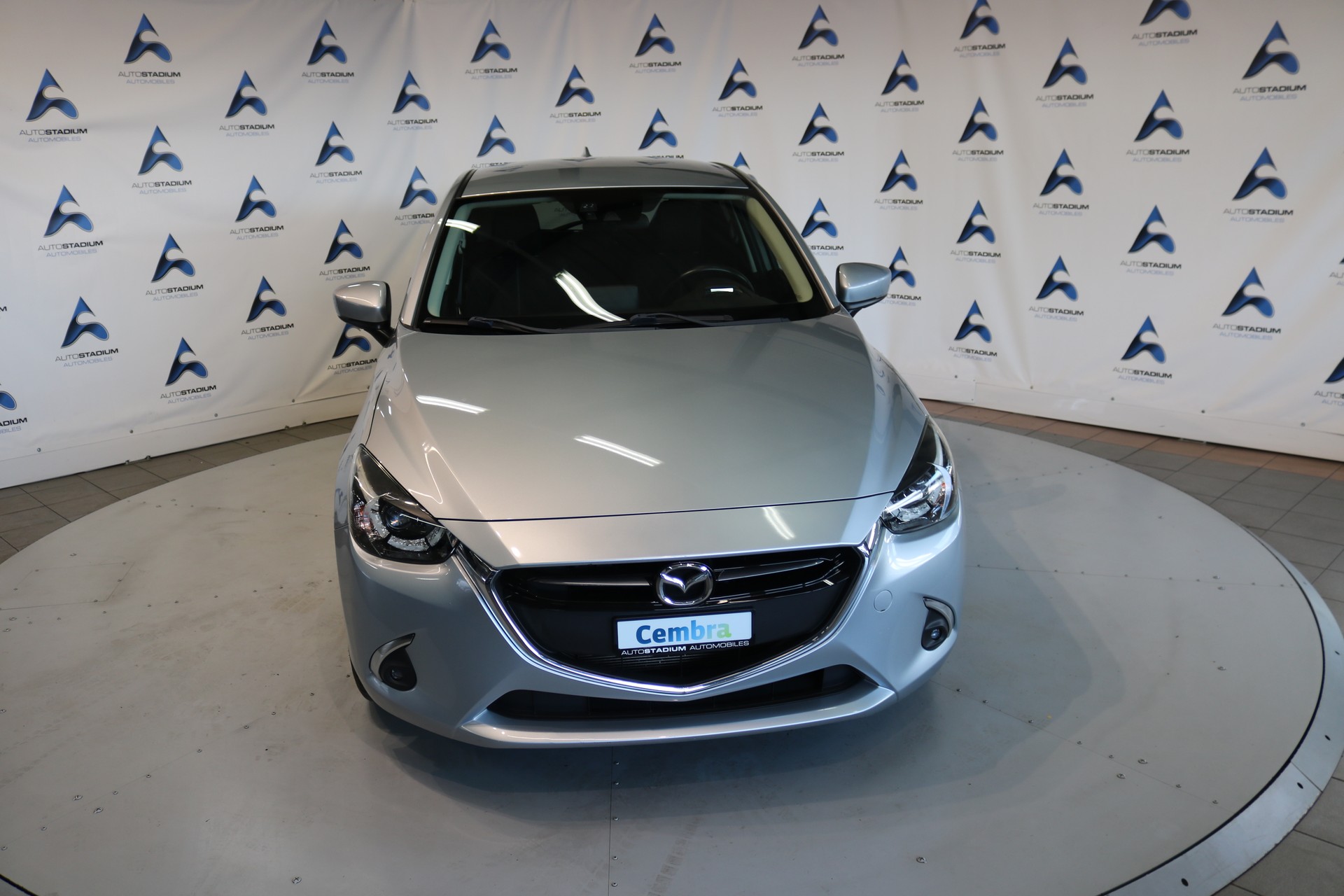 MAZDA 2 SKYACTIV-G 115 Revolution-image-9