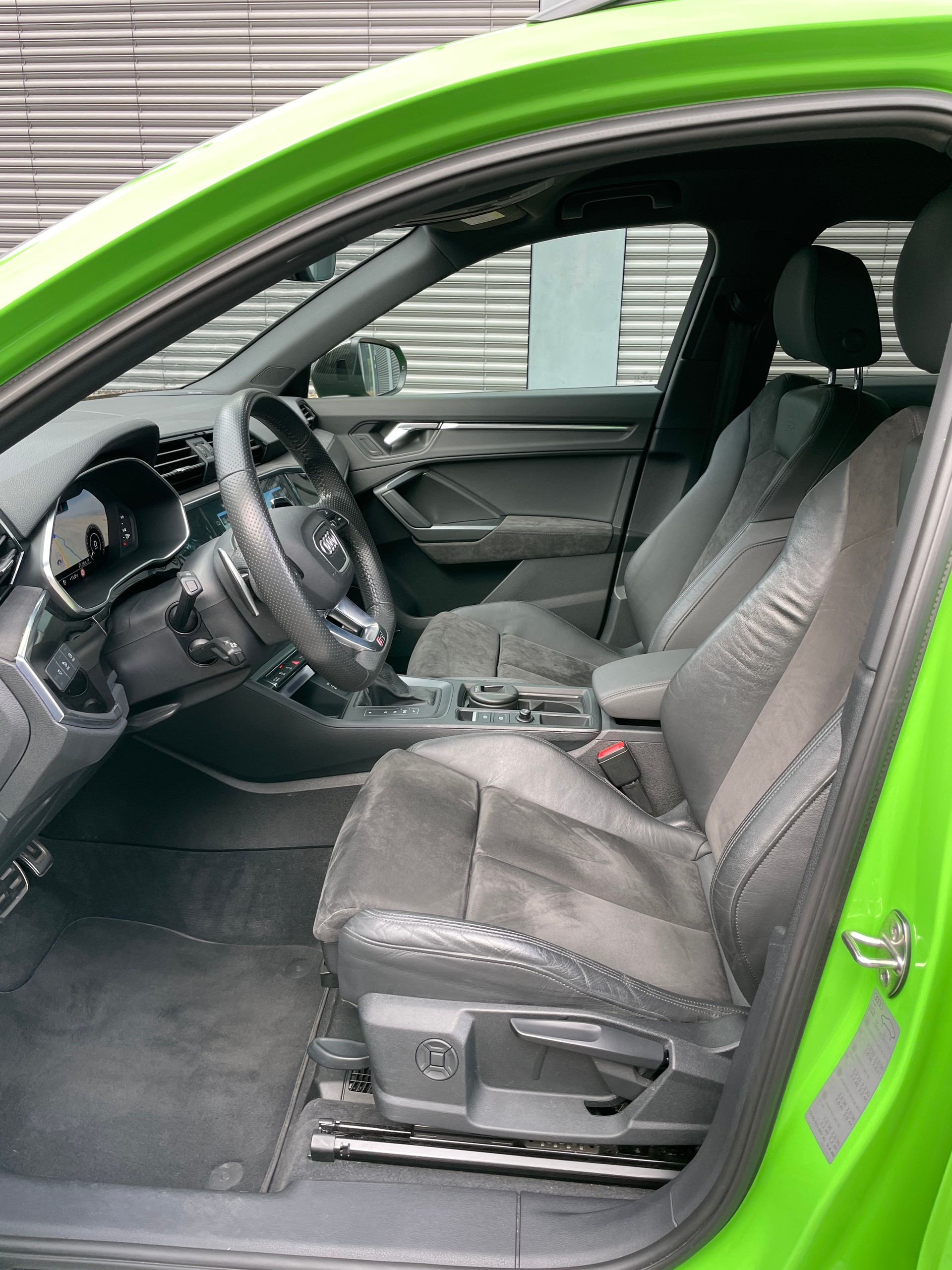 AUDI RS Q3 2.5 TFSI quattro S tronic-image-10