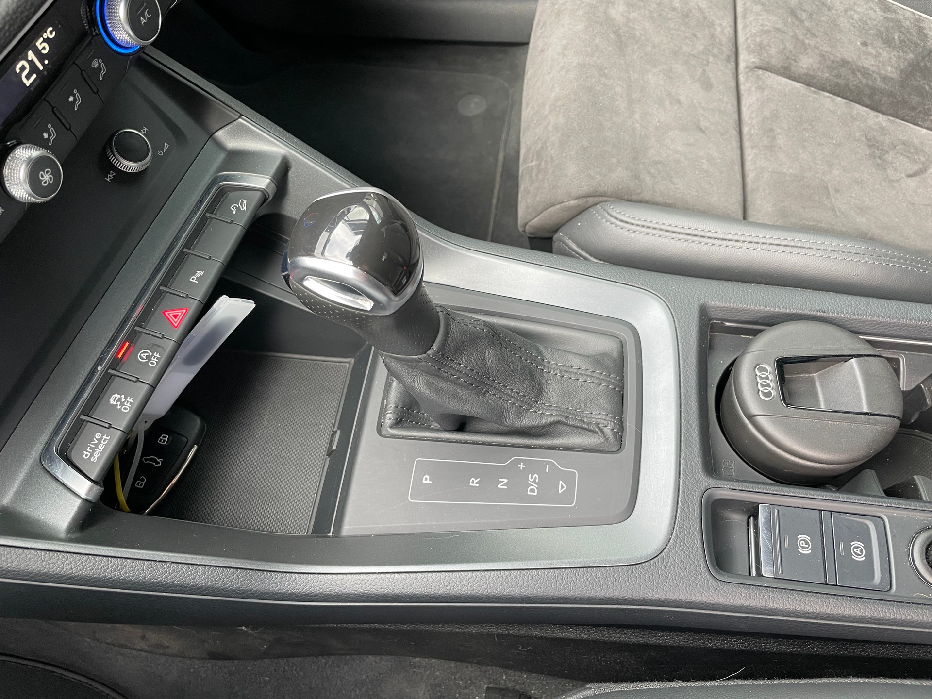 AUDI RS Q3 2.5 TFSI quattro S tronic-image-23