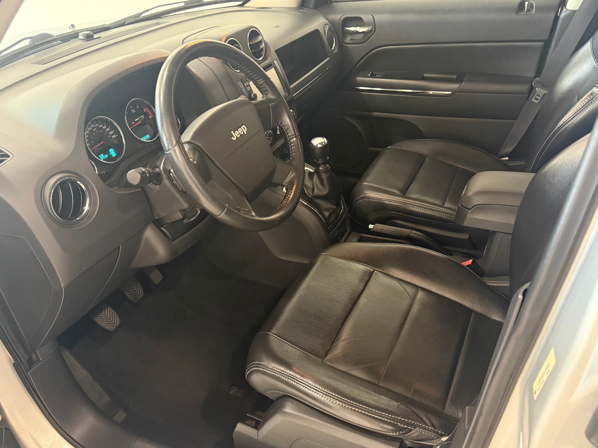 JEEP Patriot 2.2 CRD Limited-image-6