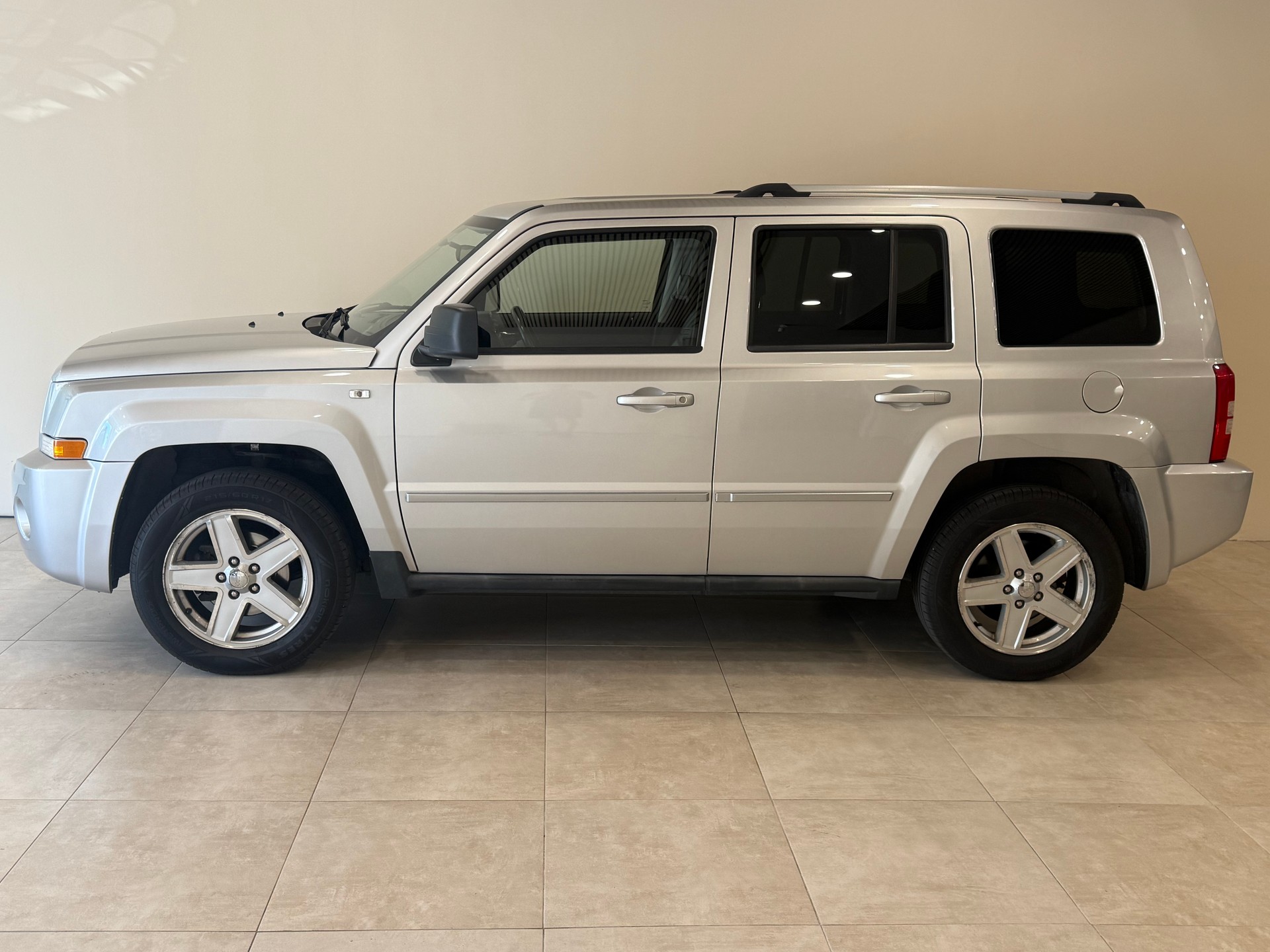 JEEP Patriot 2.2 CRD Limited-image-2