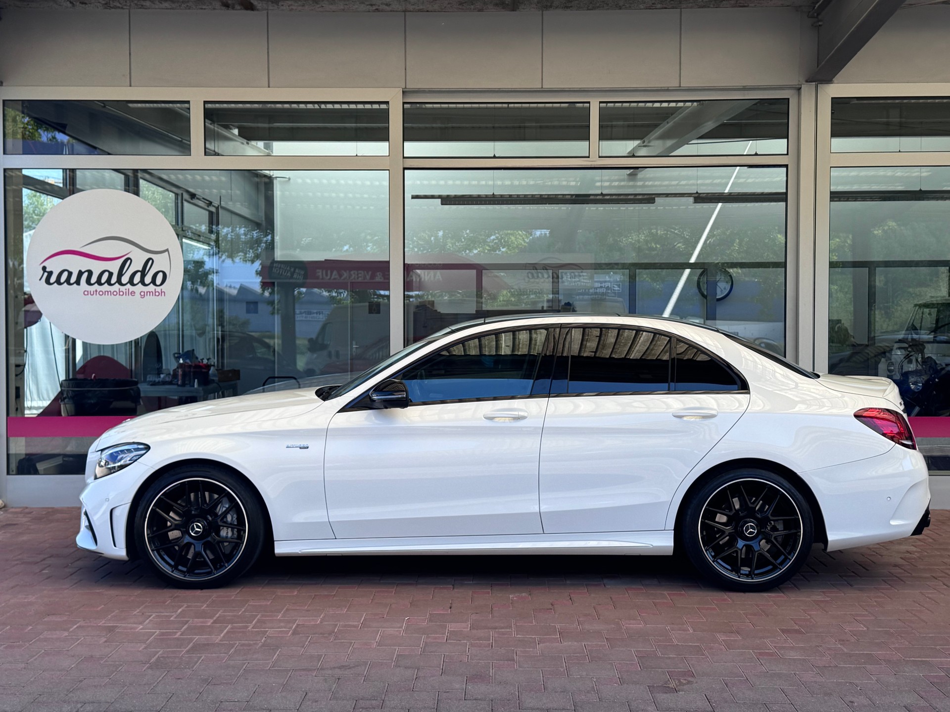MERCEDES-BENZ C 43 AMG 4x4 390PS+Automat+AMG Performance Auspuffanlage+19" Spezial Alu+Panorama-Glasdach+Night-Paket+Spiegel-Paket+Park-Paket+-image-4