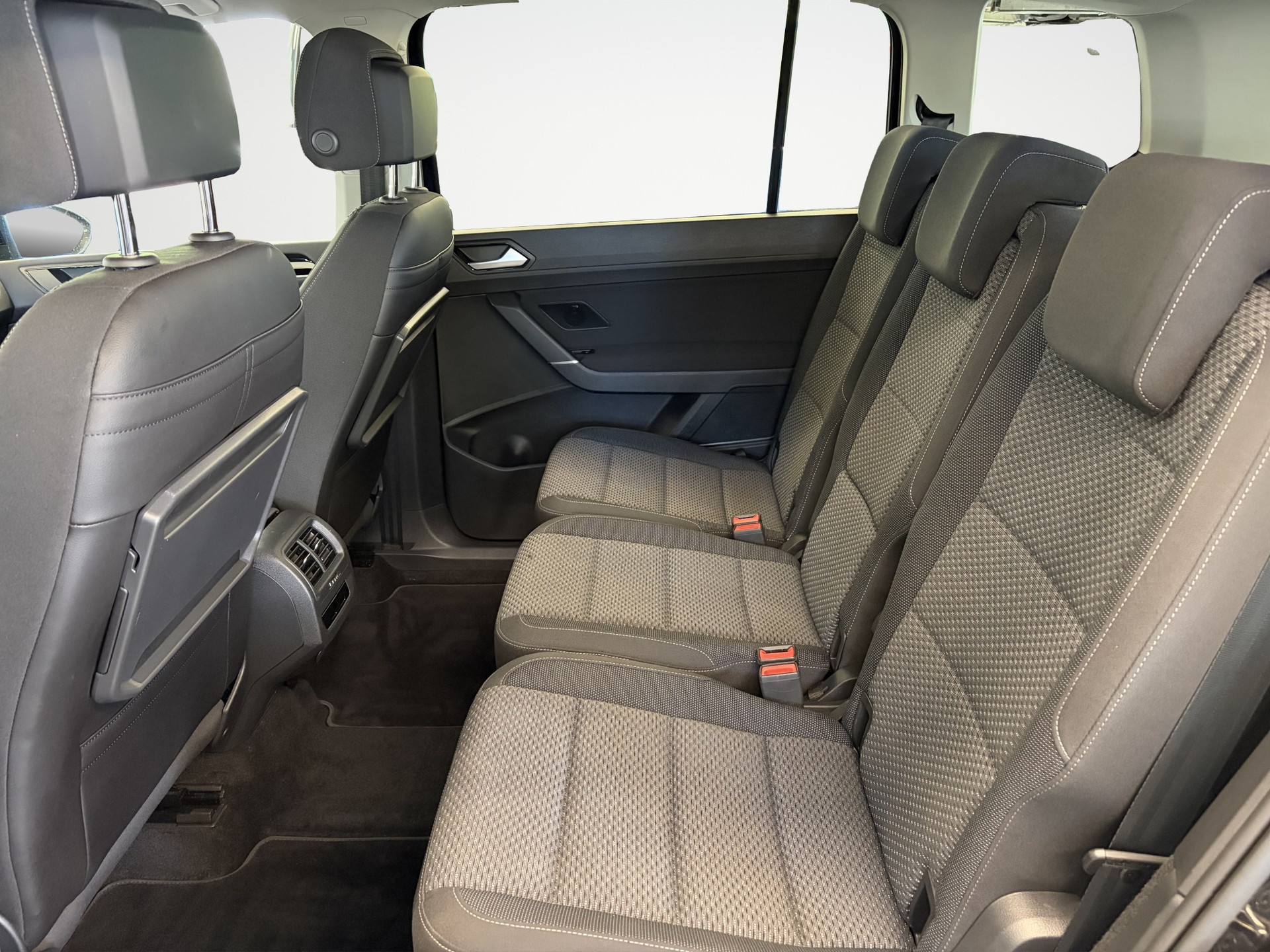 VW Touran 2.0 TDI BlueMotion Technology Comfortline DSG-image-14