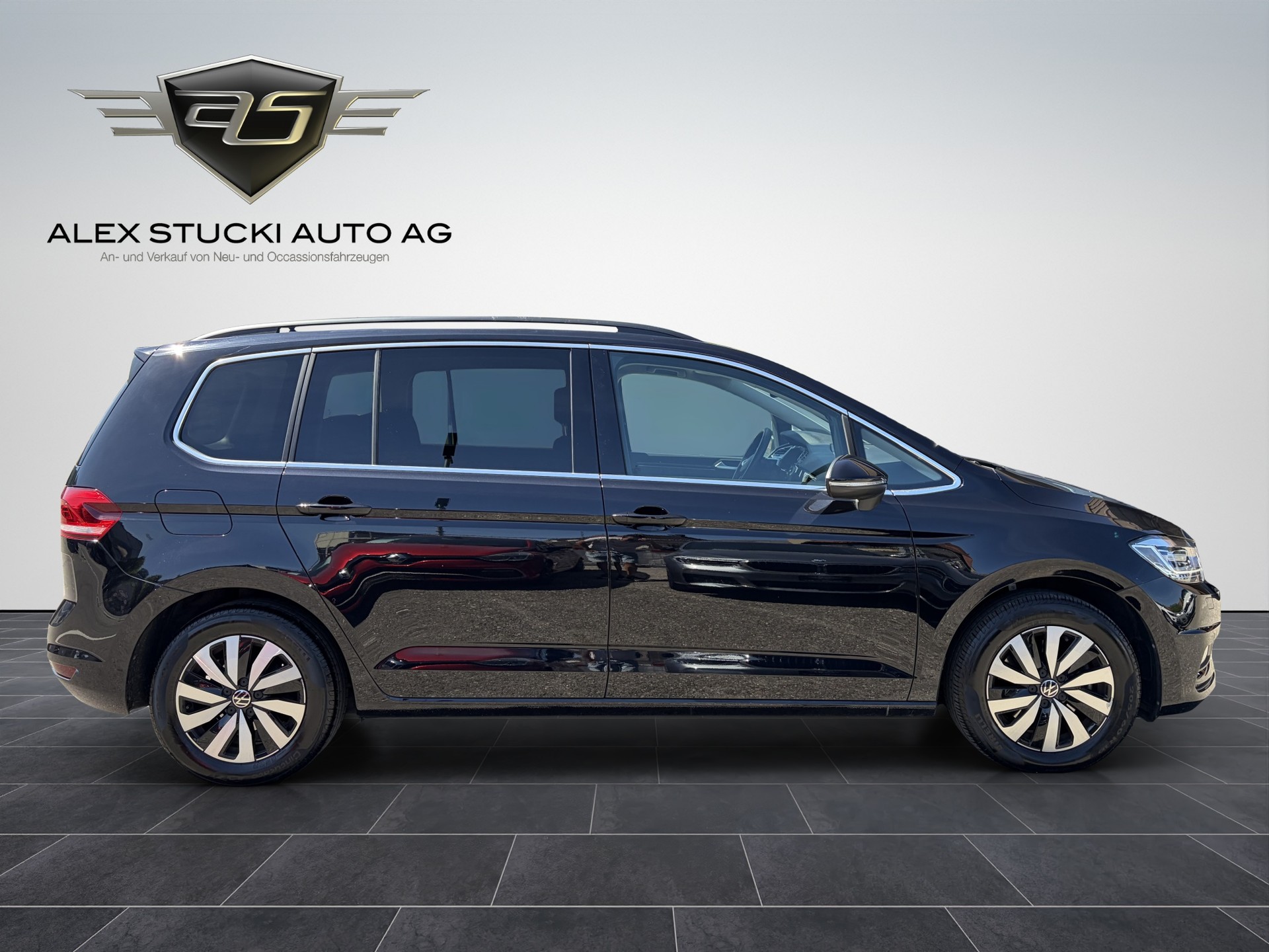VW Touran 2.0 TDI BlueMotion Technology Comfortline DSG-image-4