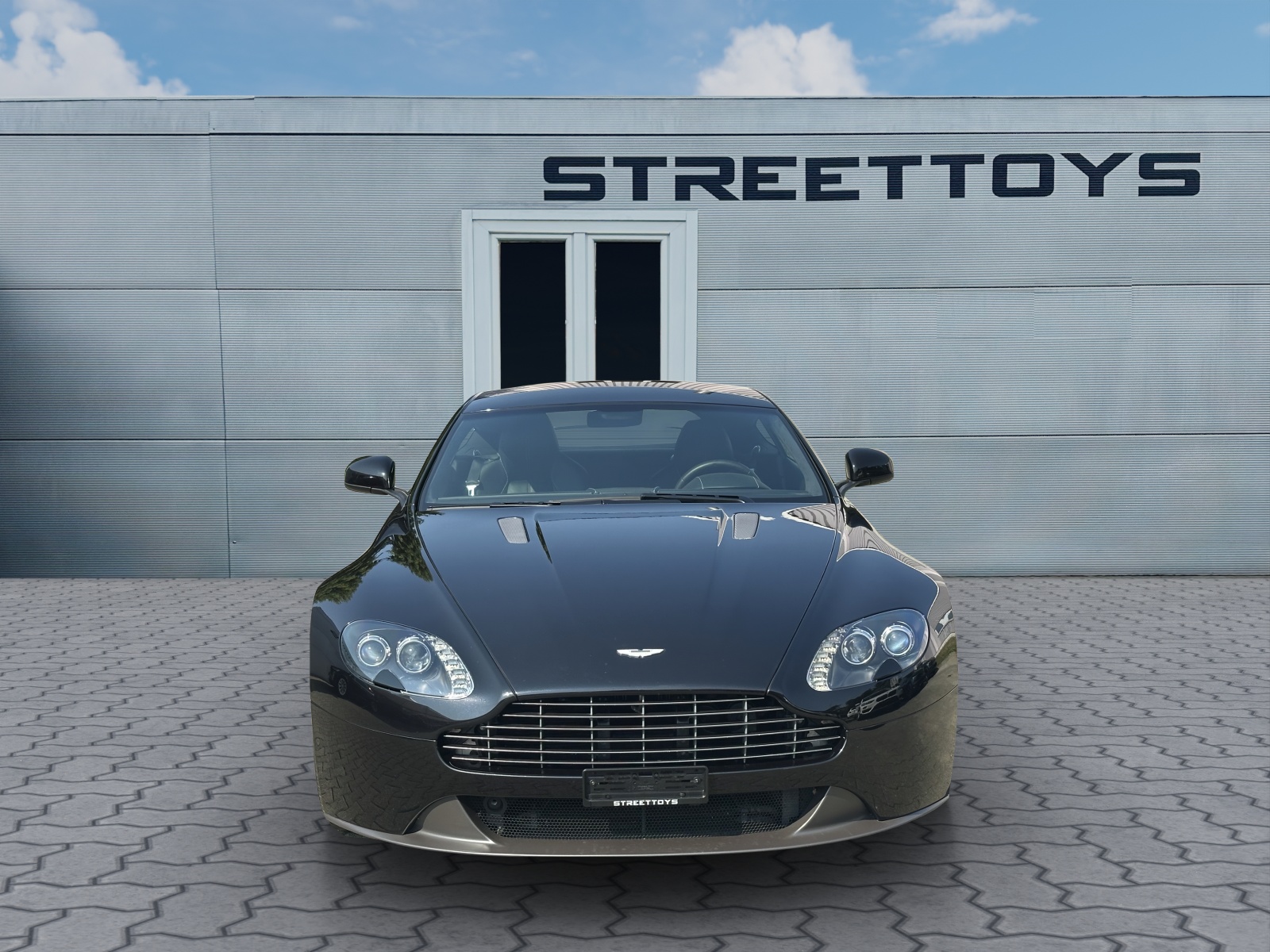 ASTON MARTIN V8 Vantage 4.7 Sportshift II Facelift-image-4