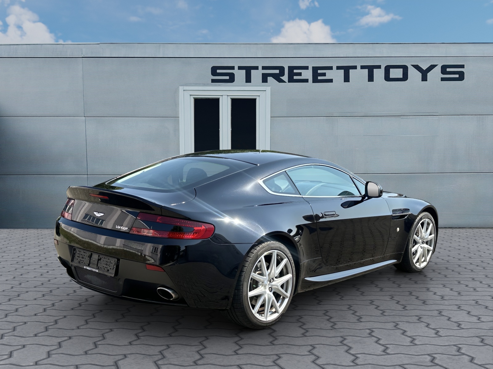 ASTON MARTIN V8 Vantage 4.7 Sportshift II Facelift-image-2