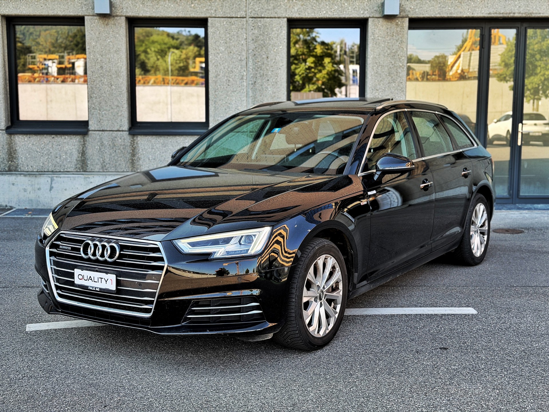 AUDI A4 Avant 2.0 TDI Sport S-line quattro S-tronic-image-0