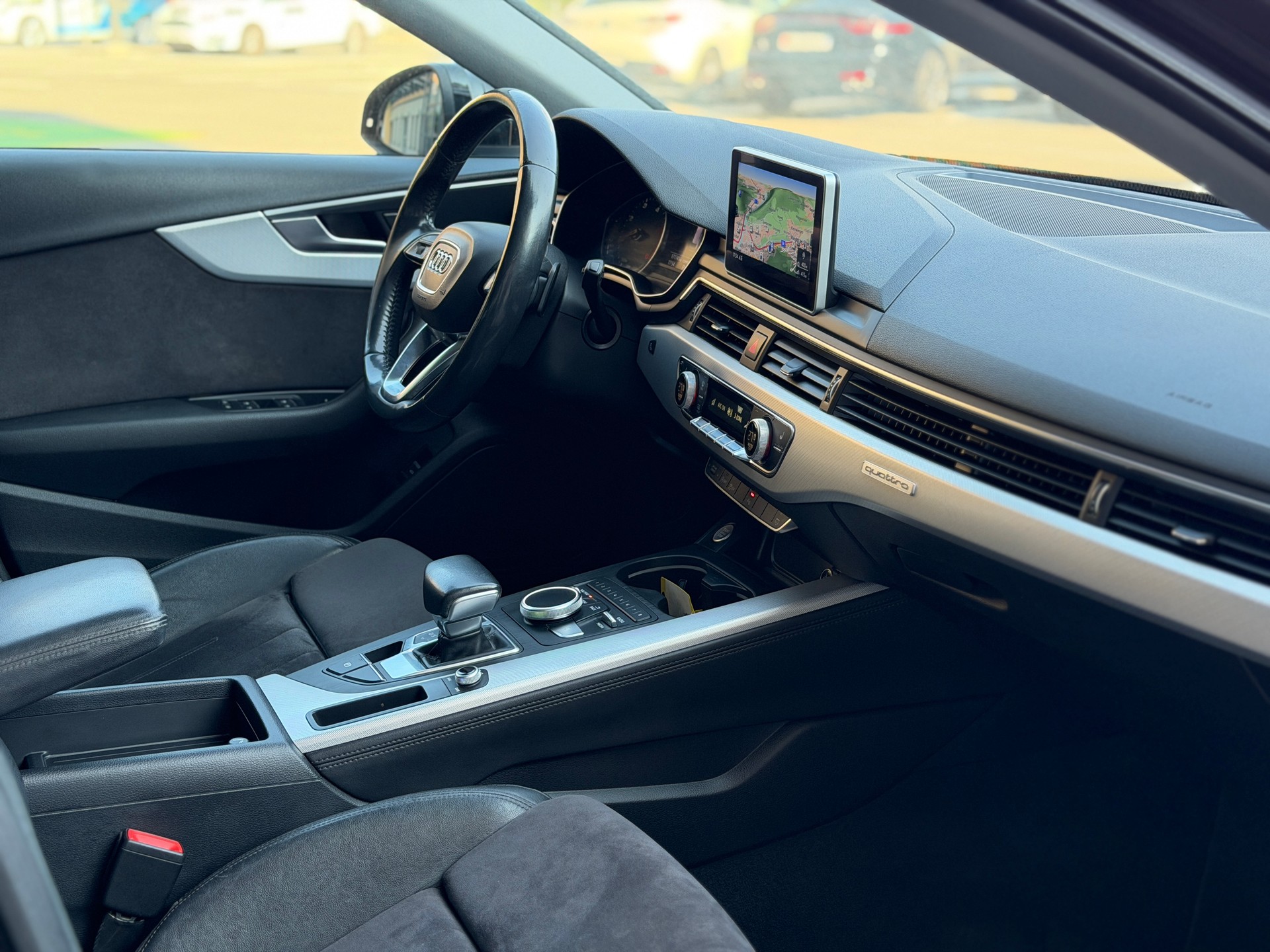 AUDI A4 Avant 2.0 TDI Sport S-line quattro S-tronic-image-24