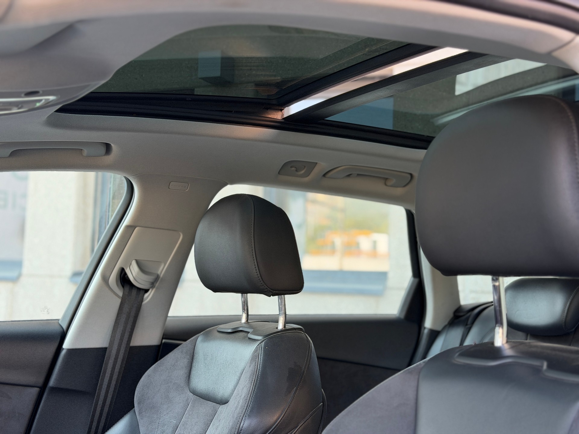 AUDI A4 Avant 2.0 TDI Sport S-line quattro S-tronic-image-29