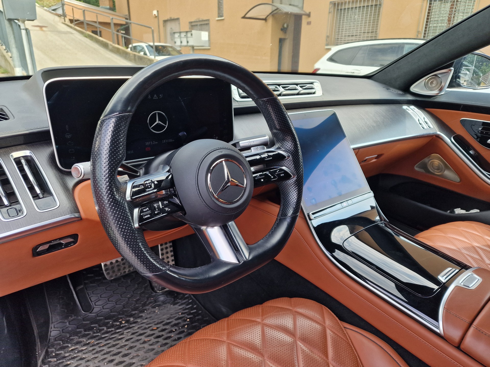 MERCEDES-BENZ S 350 d AMG Line 4matic lang-image-3
