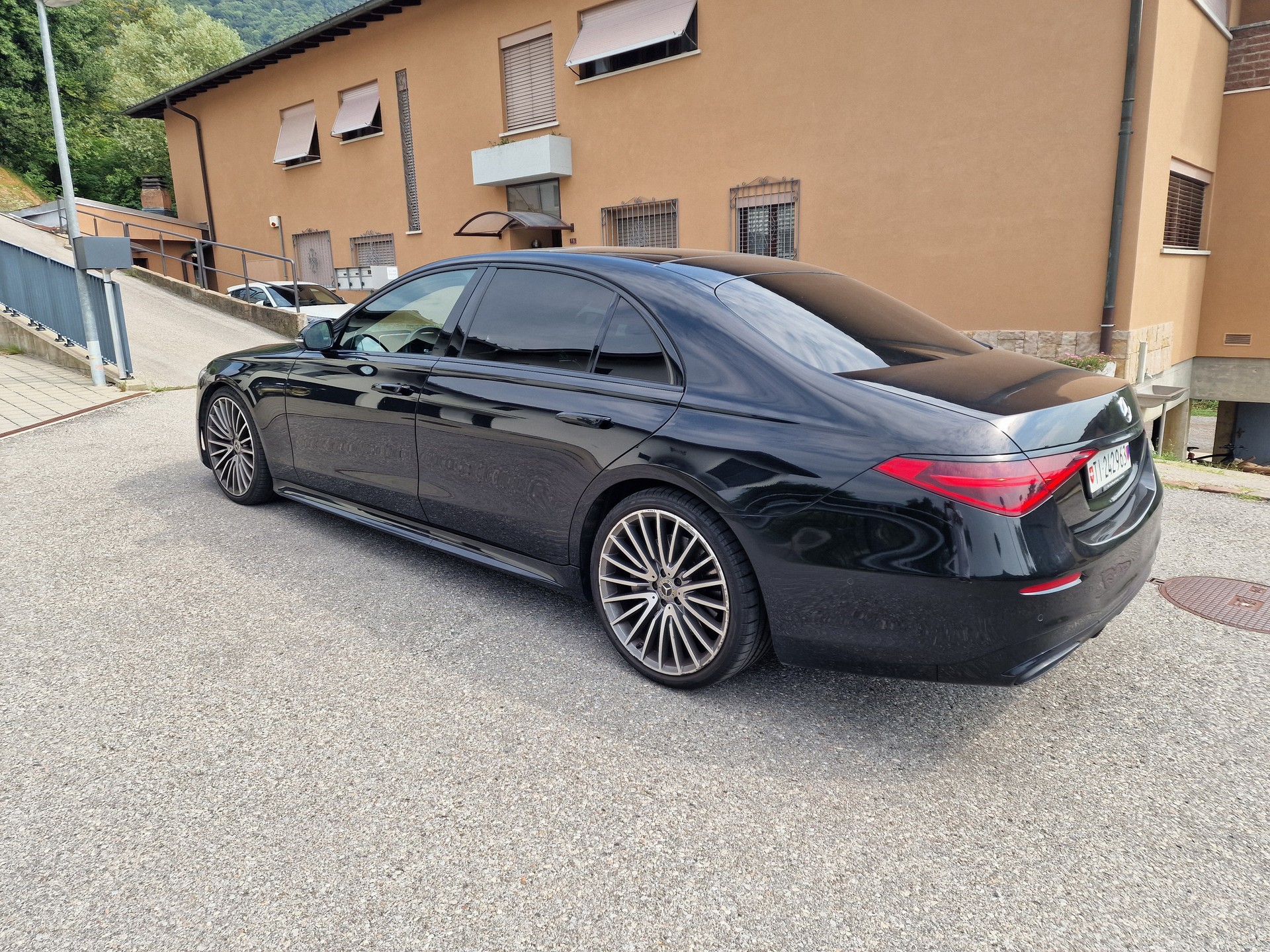 MERCEDES-BENZ S 350 d AMG Line 4matic lang-image-2