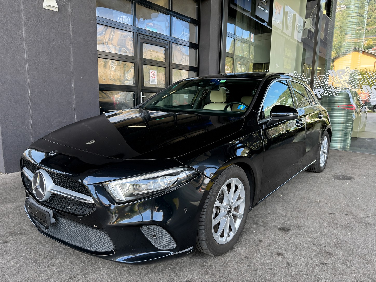 MERCEDES-BENZ A 200 7G-DCT-image-4