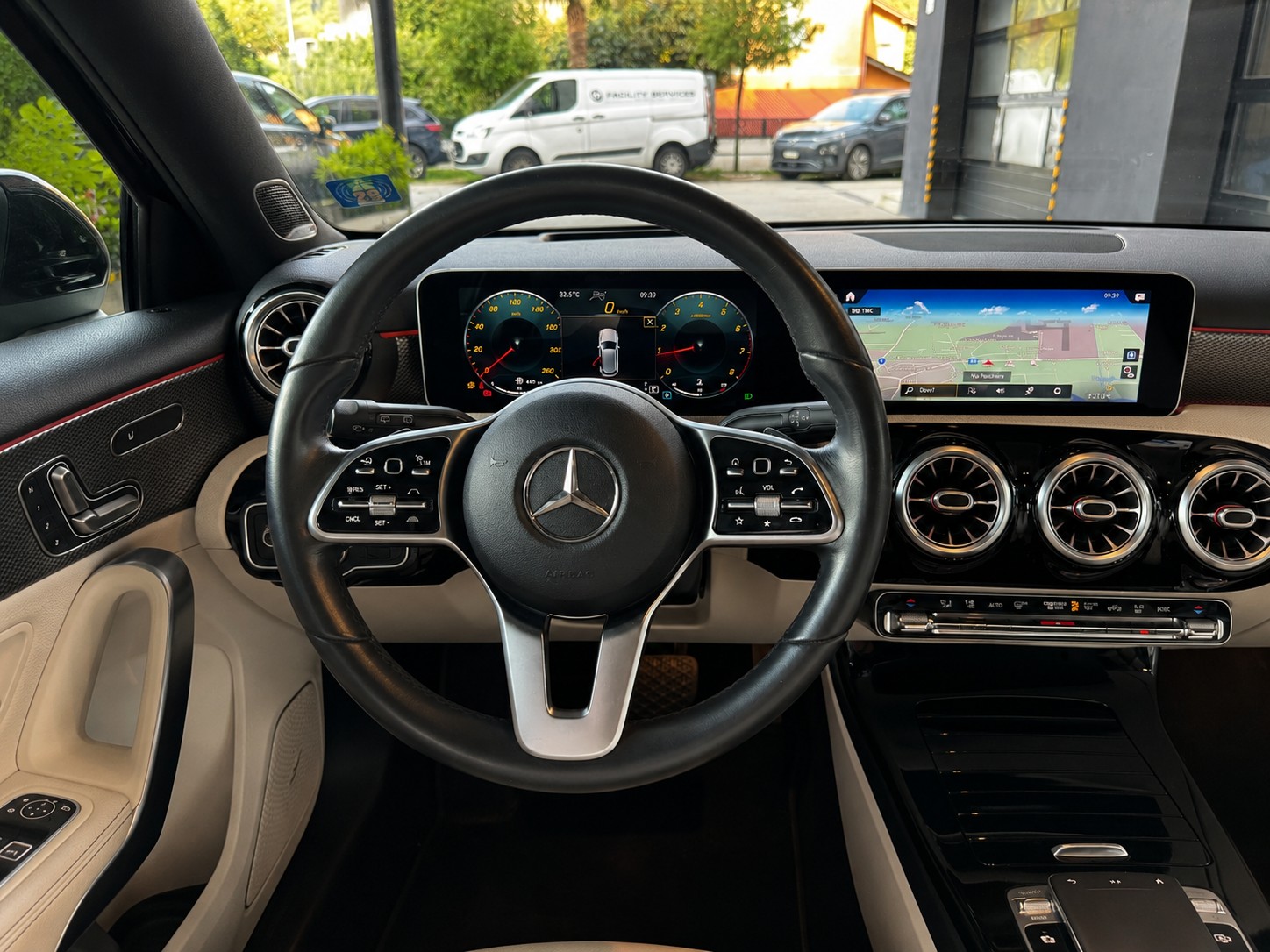 MERCEDES-BENZ A 200 7G-DCT-image-10