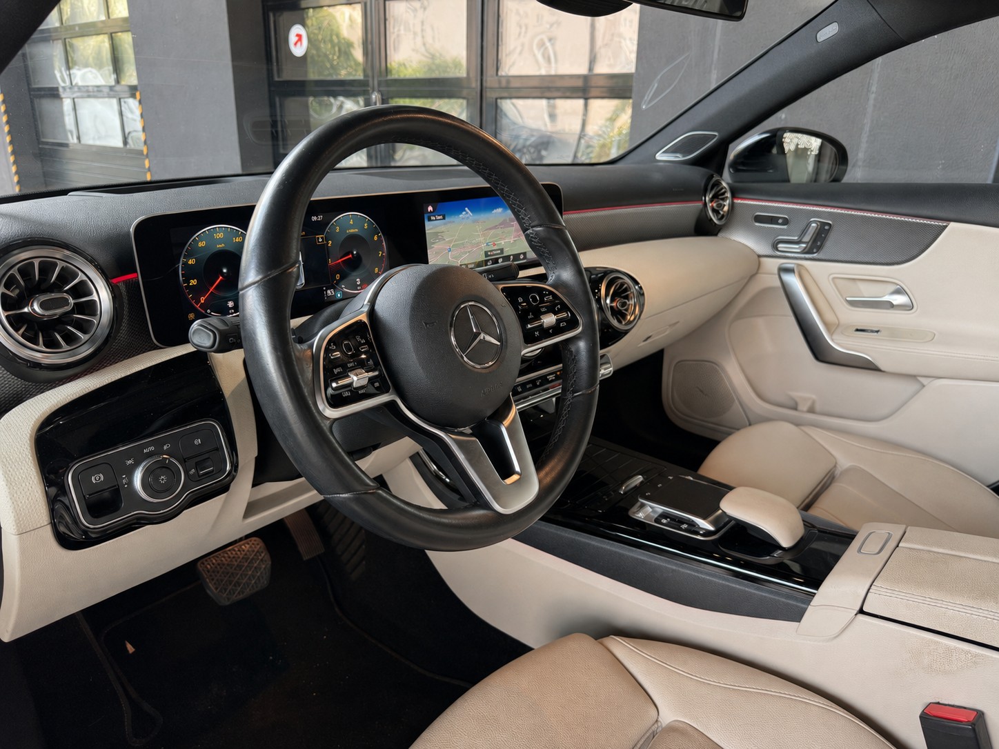 MERCEDES-BENZ A 200 7G-DCT-image-5