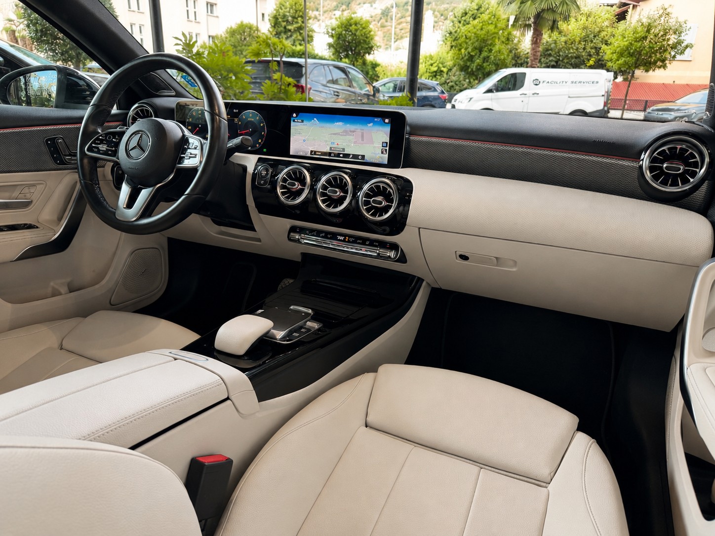 MERCEDES-BENZ A 200 7G-DCT-image-6