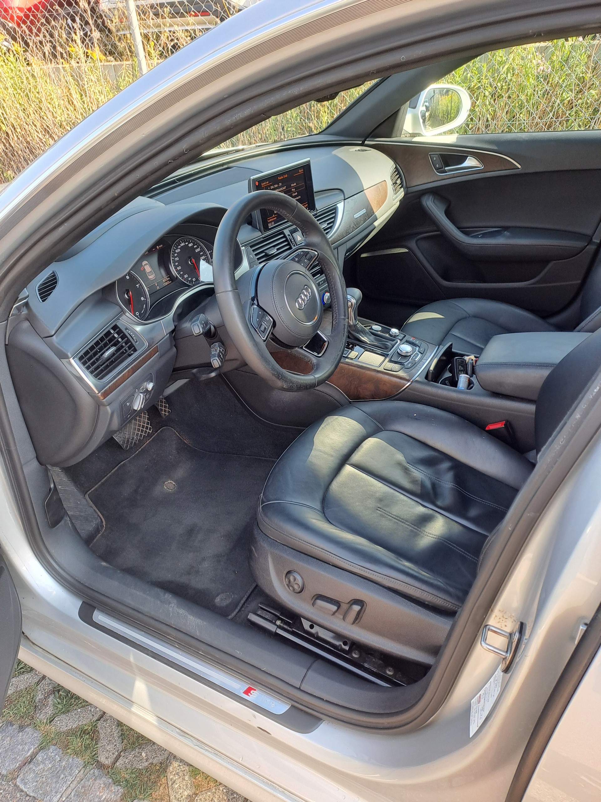AUDI A6 2.8 V6 FSI quattro S-Tr S-Line-image-7