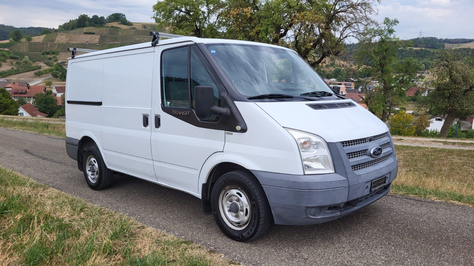 FORD Transit Van 260S Level 2-image-1