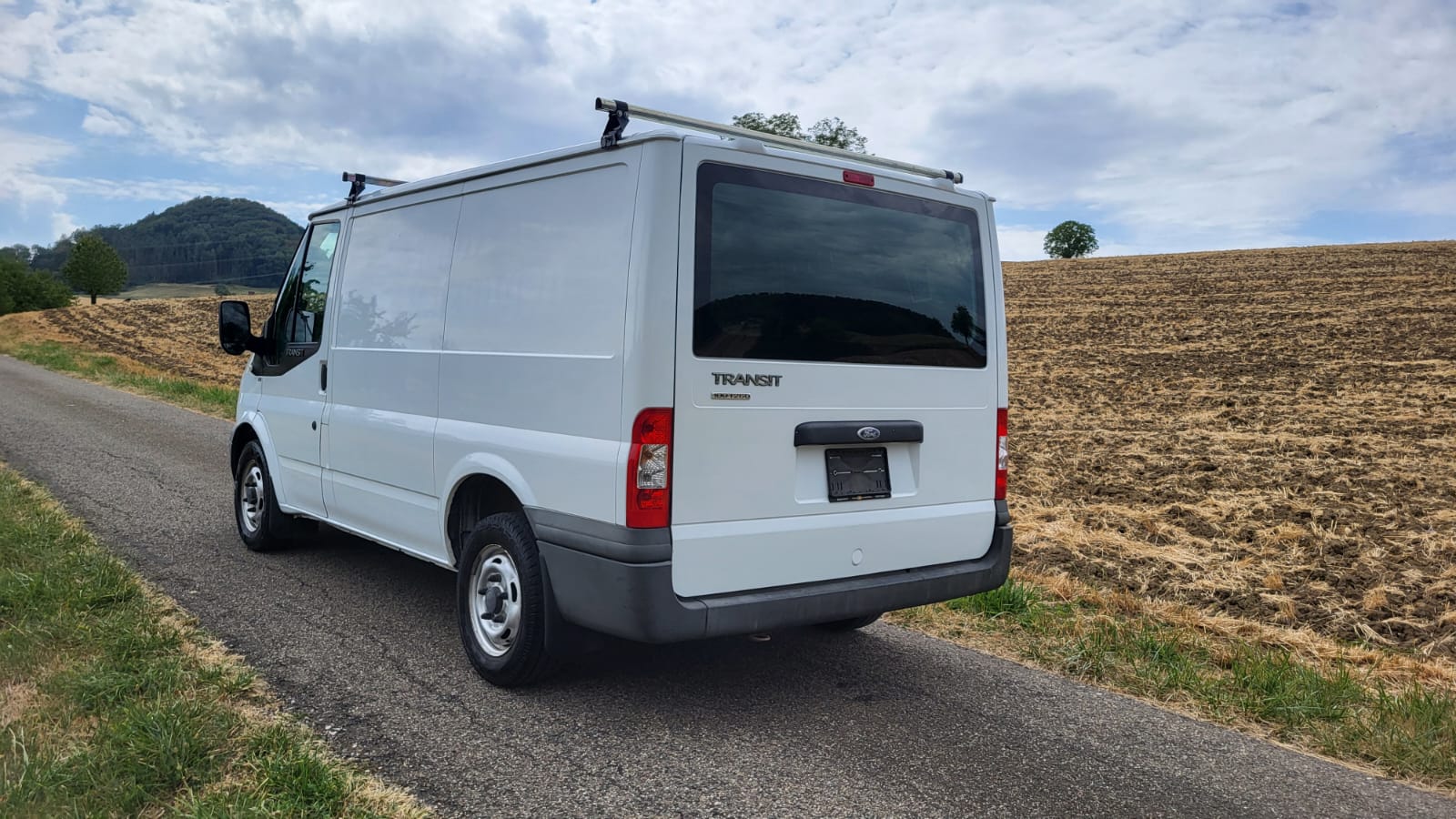 FORD Transit Van 260S Level 2-image-3