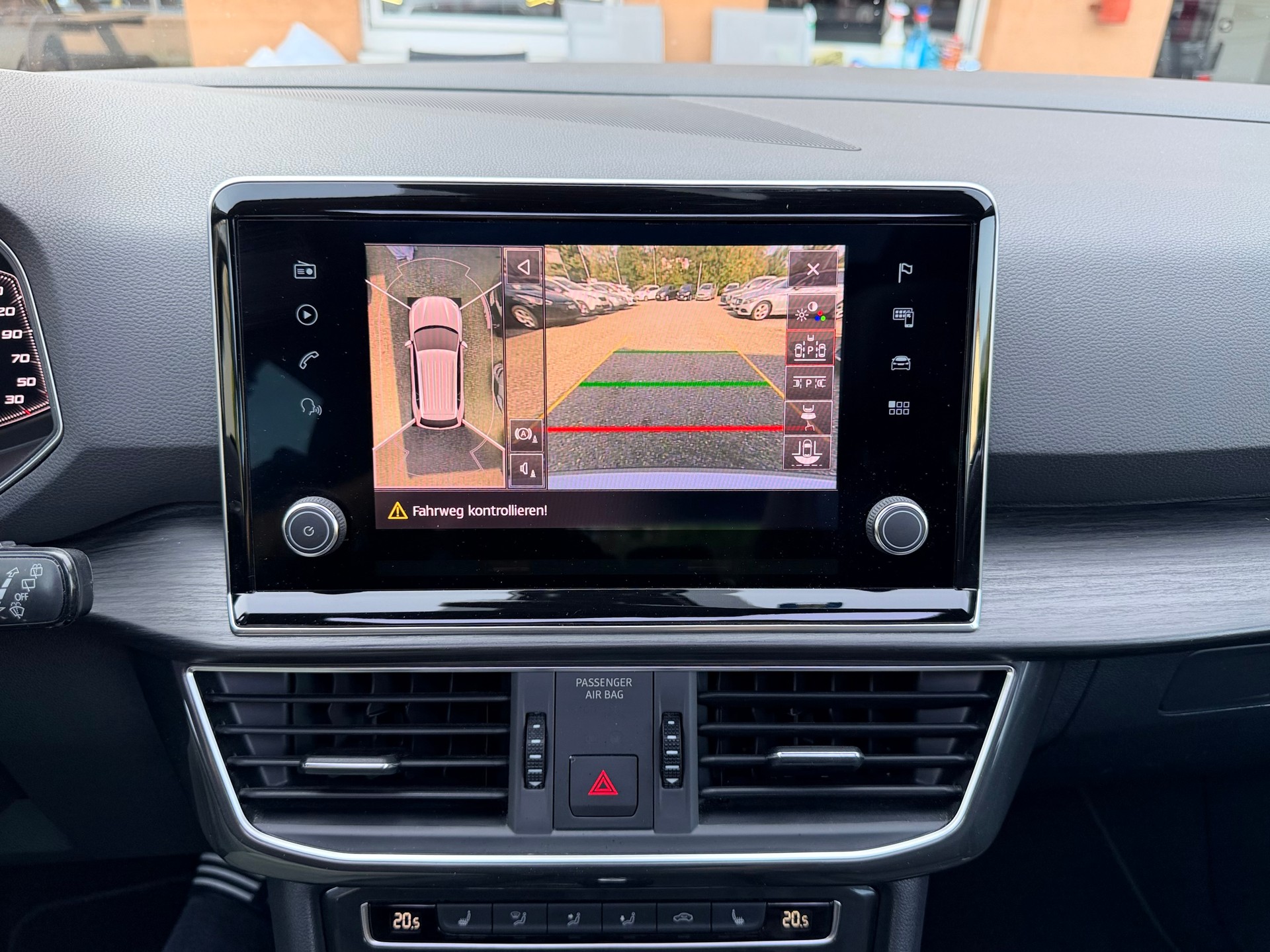 SEAT Tarraco 2.0 TDI CR Xcellence 4Drive DSG 7 Plätze, Anhängerkupplung-image-25