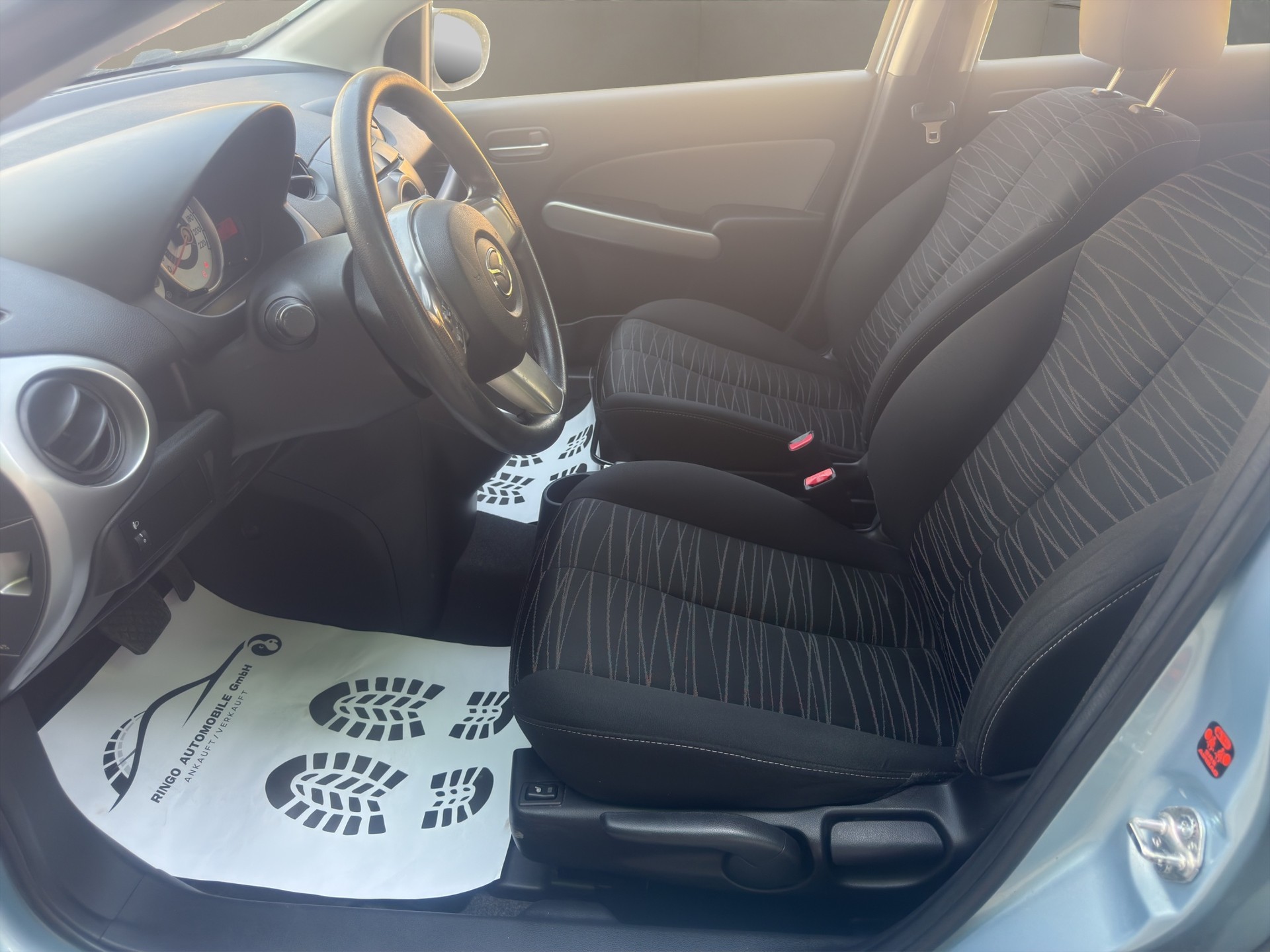 MAZDA 2 1.5i 16V City Sport 2 Automatic-image-8