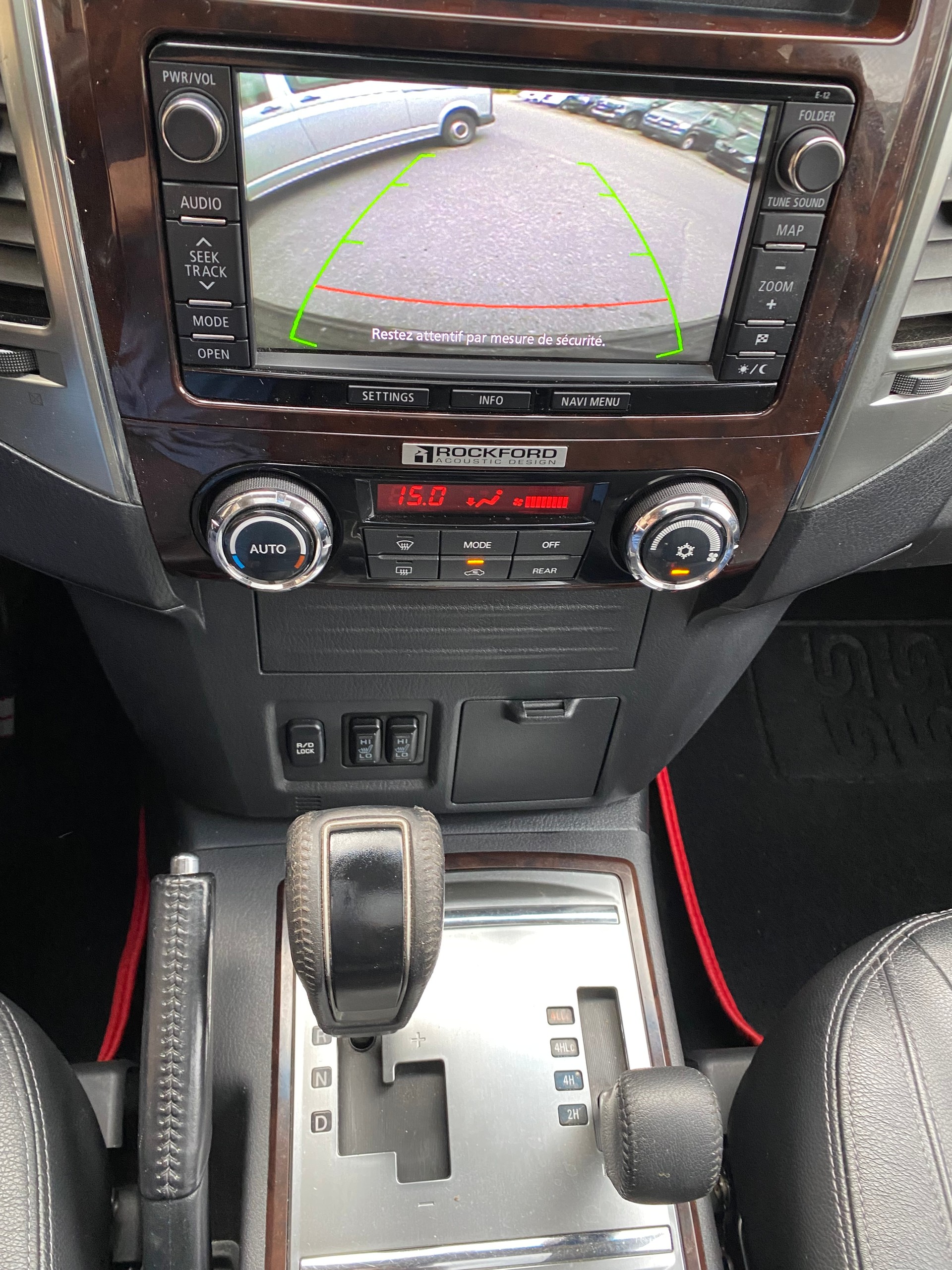 MITSUBISHI Pajero 3.2 DI-D Diamond Automatic-image-4