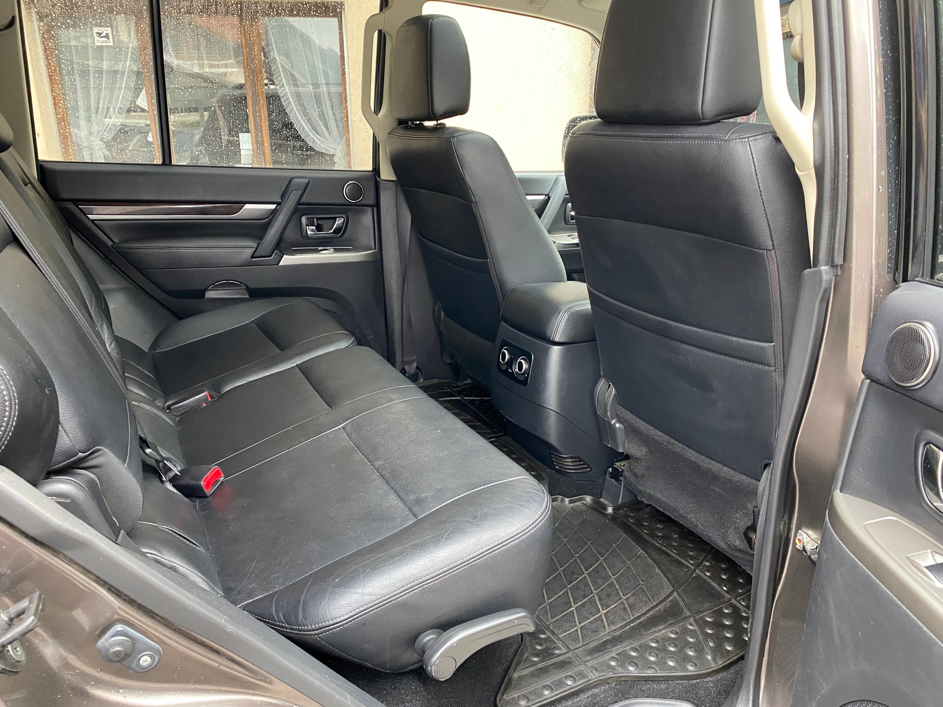 MITSUBISHI Pajero 3.2 DI-D Diamond Automatic-image-8