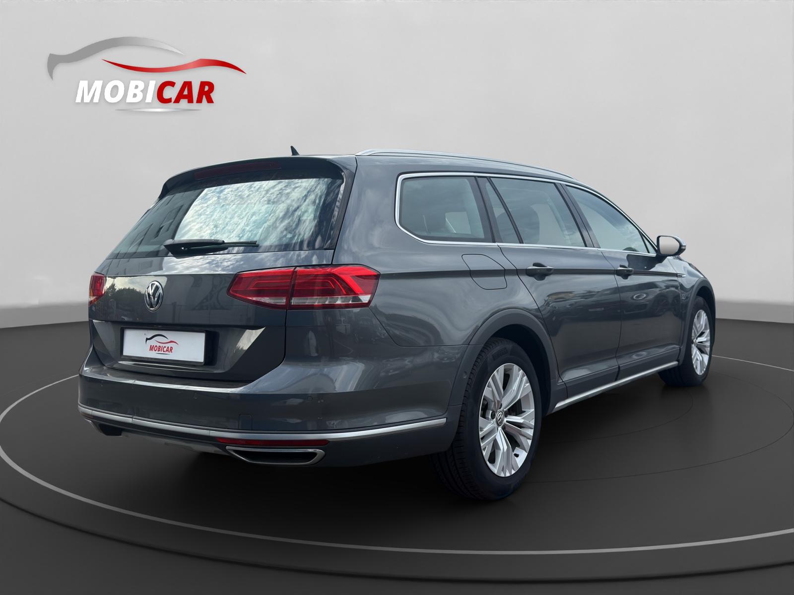 VW Passat Alltrack 2.0 TDI BMT 4Motion DSG-image-4