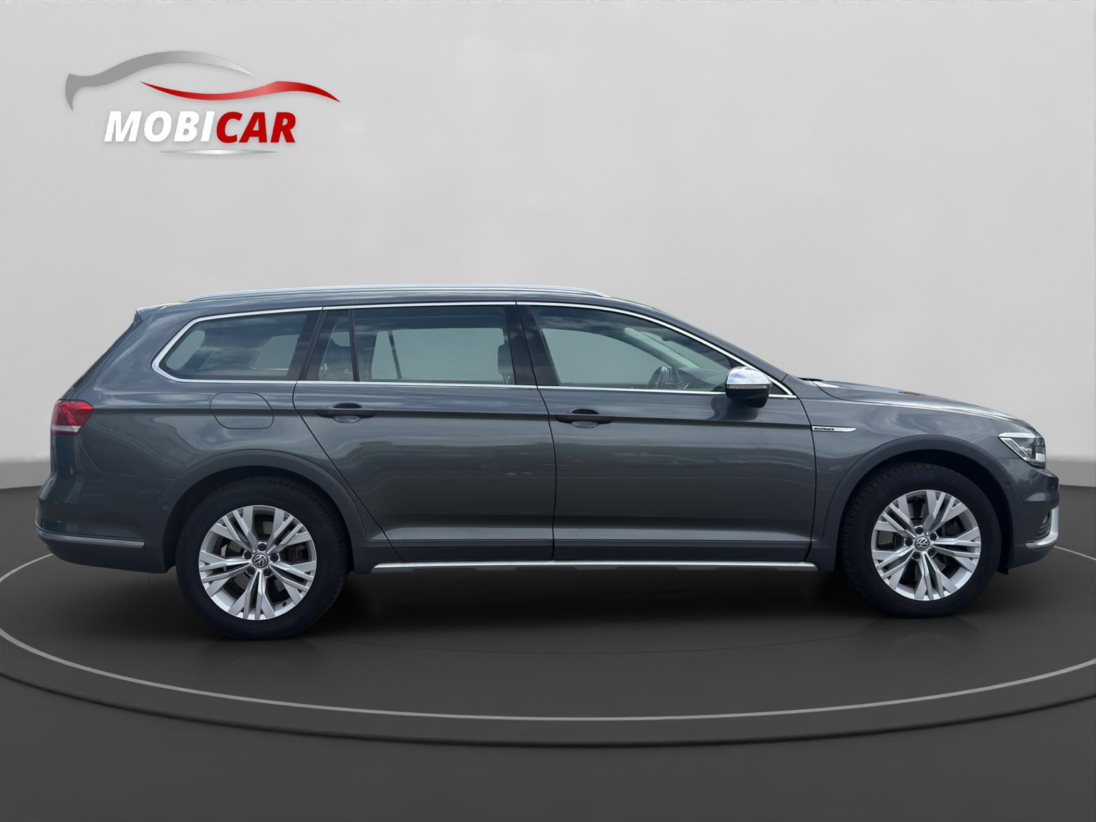 VW Passat Alltrack 2.0 TDI BMT 4Motion DSG-image-5
