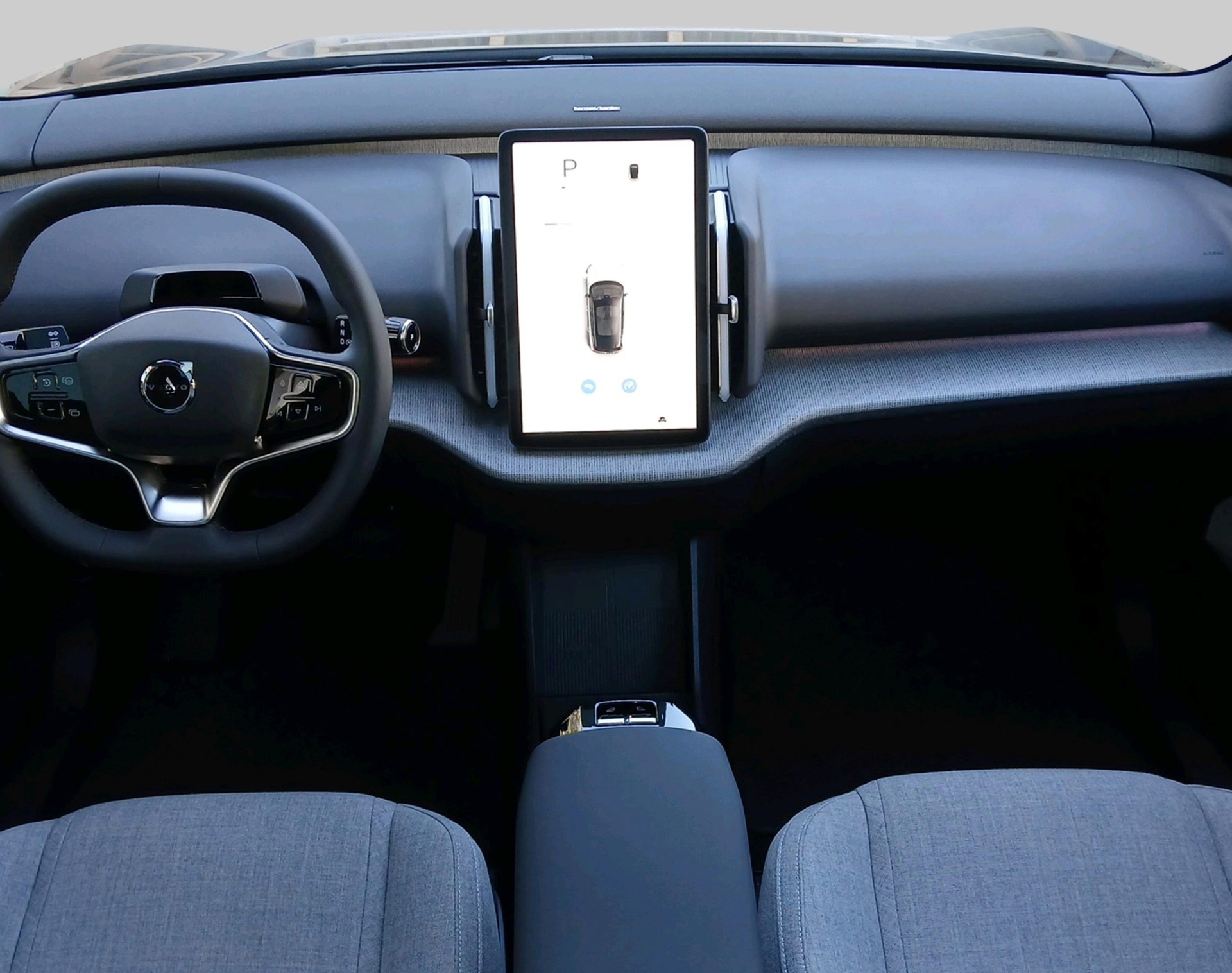 VOLVO EX 30 E60 Twin Ultra Performanc-image-4