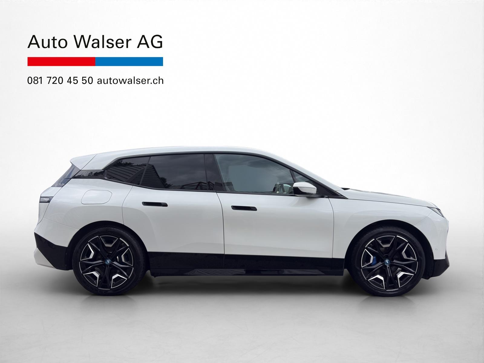 BMW iX xDrive40-image-5
