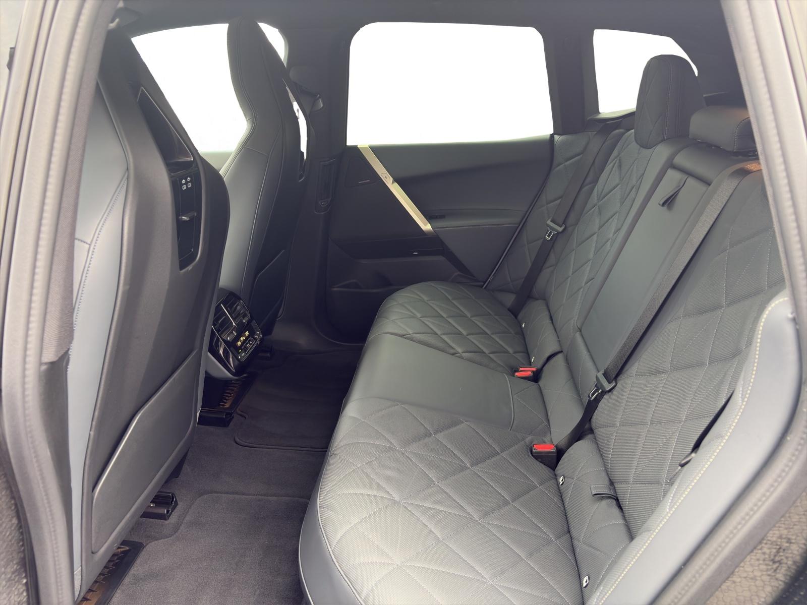 BMW iX xDrive40-image-13