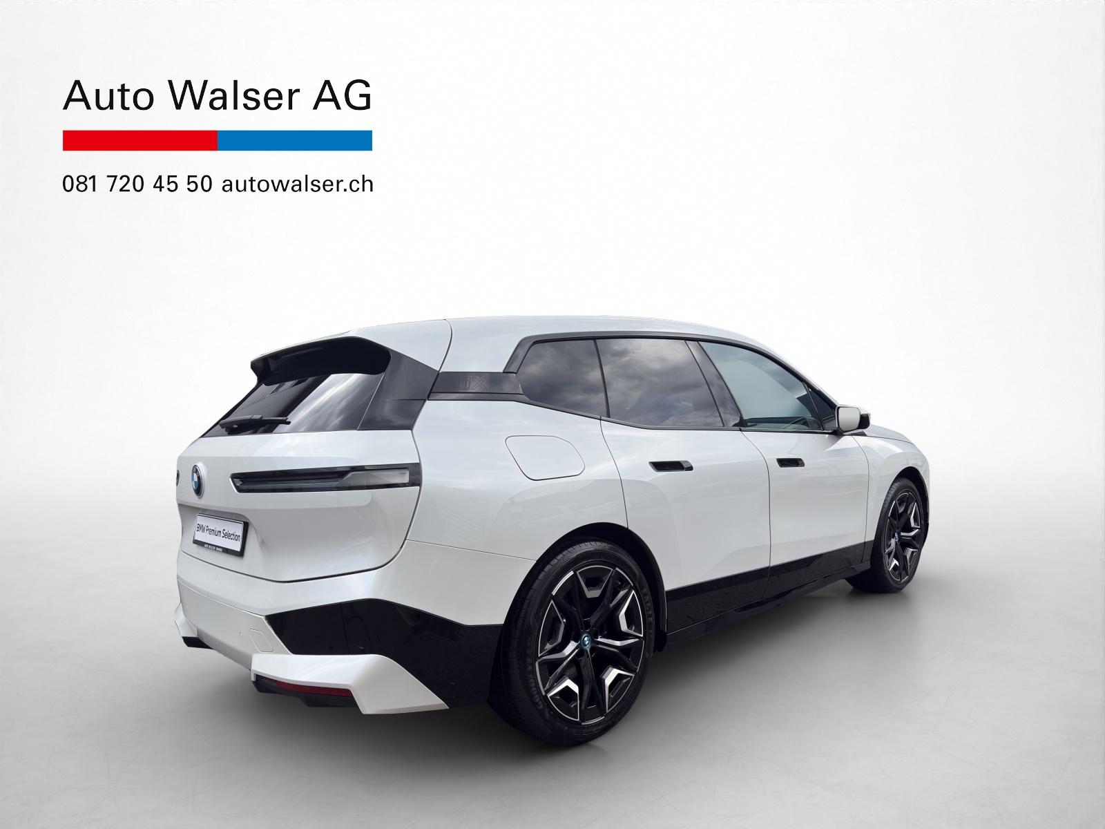 BMW iX xDrive40-image-4