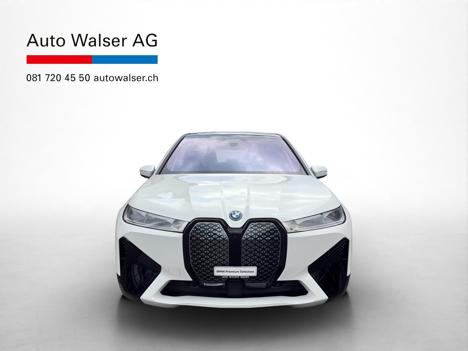 BMW iX xDrive40-image-7