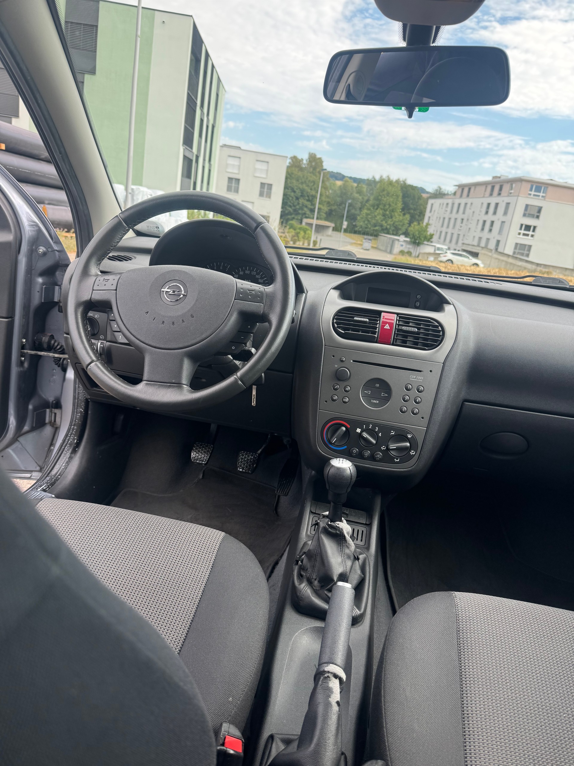 OPEL Corsa 1.2 16V Enjoy-image-11