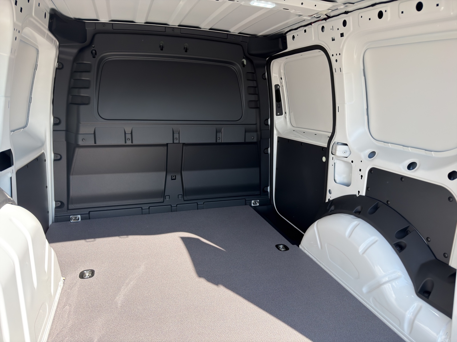 VW Caddy Cargo 1.5 TSI Entry DSG-image-13