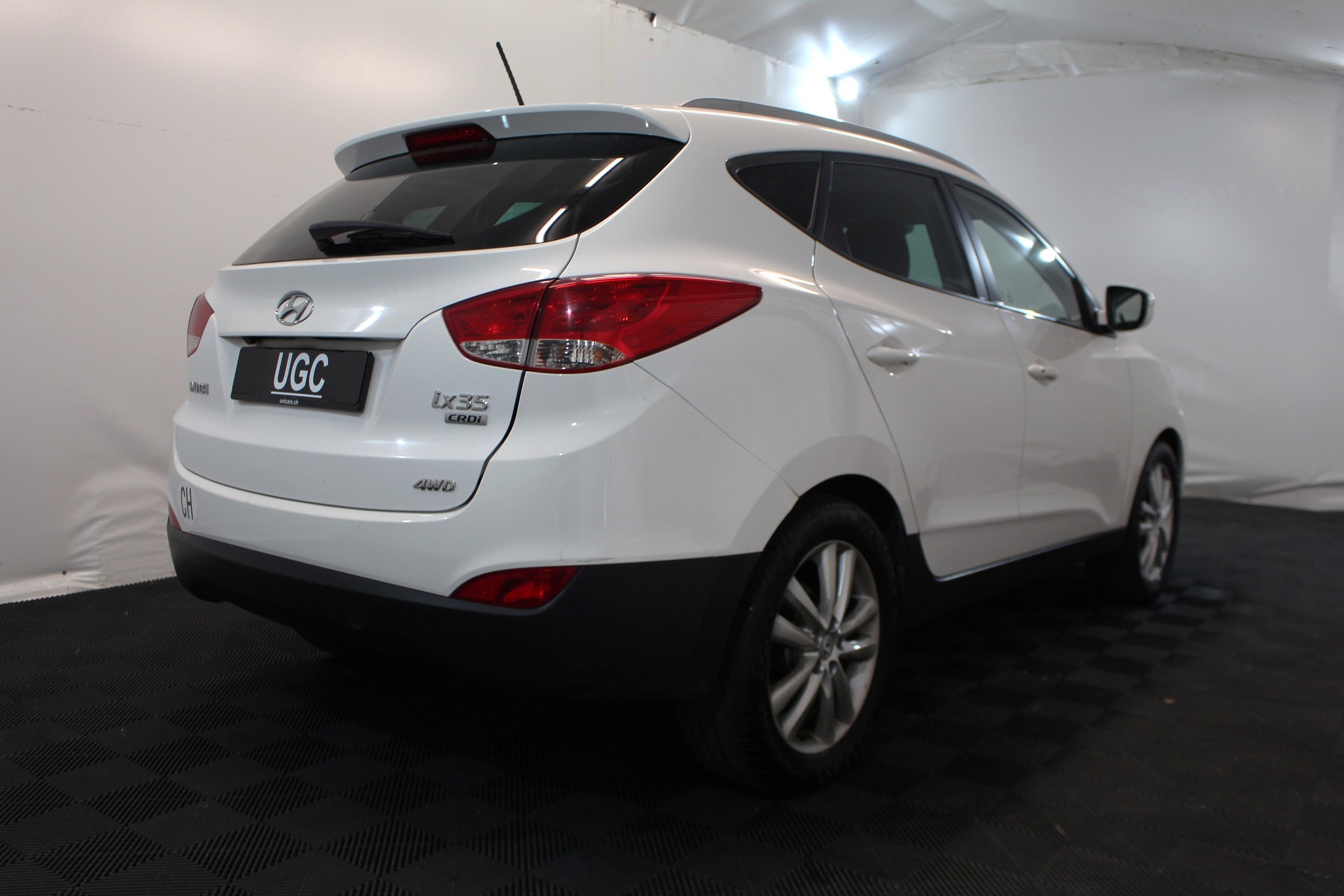 HYUNDAI iX 35 2.0 CRDi Premium 4WD Automatic-image-5