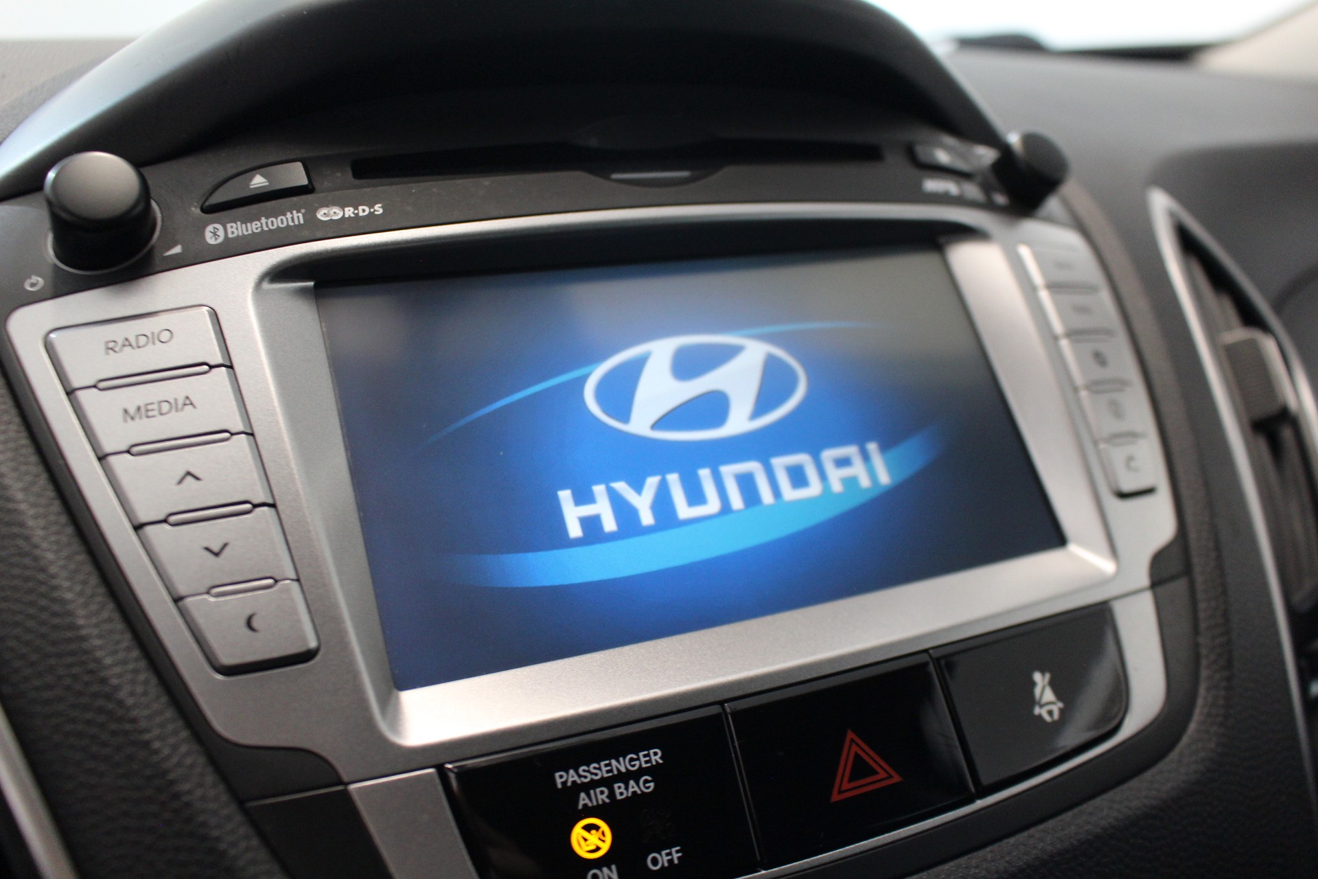 HYUNDAI iX 35 2.0 CRDi Premium 4WD Automatic-image-14