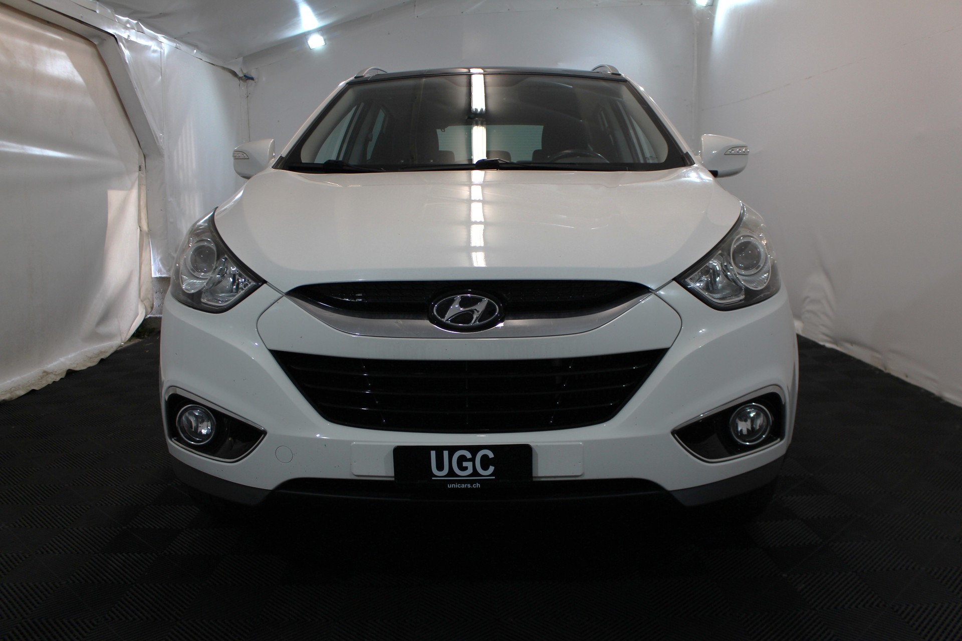 HYUNDAI iX 35 2.0 CRDi Premium 4WD Automatic-showroom-element-1