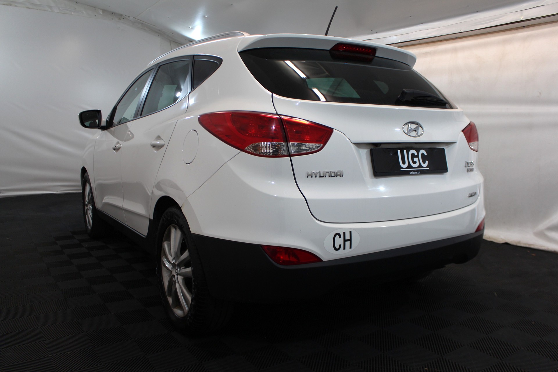 HYUNDAI iX 35 2.0 CRDi Premium 4WD Automatic-showroom-element-3