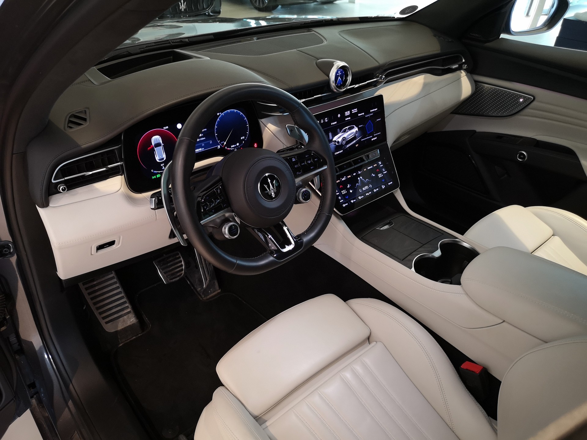 MASERATI Grecale 2.0 MHEV Modena-image-7