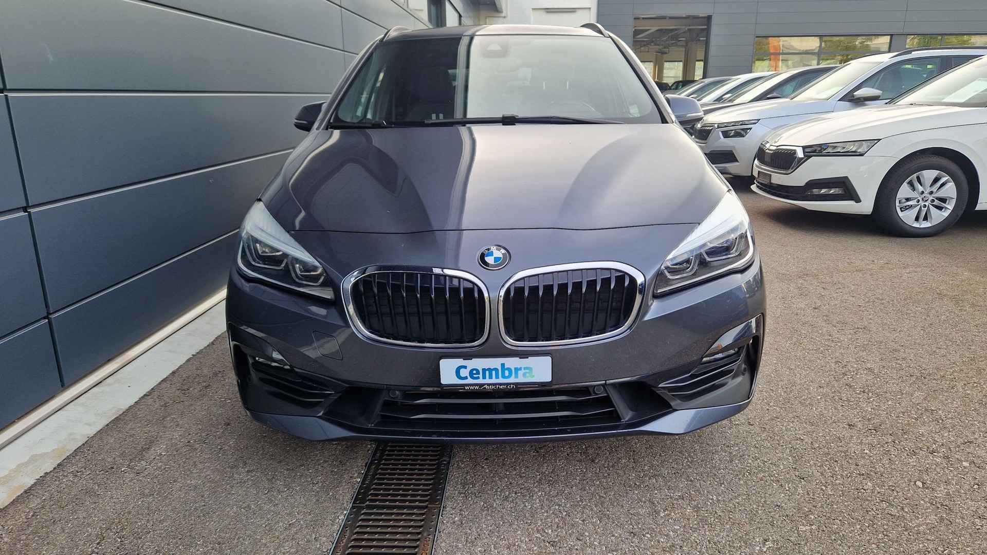 BMW 218d xDrive Active Tourer Steptronic Sport Line-image-1