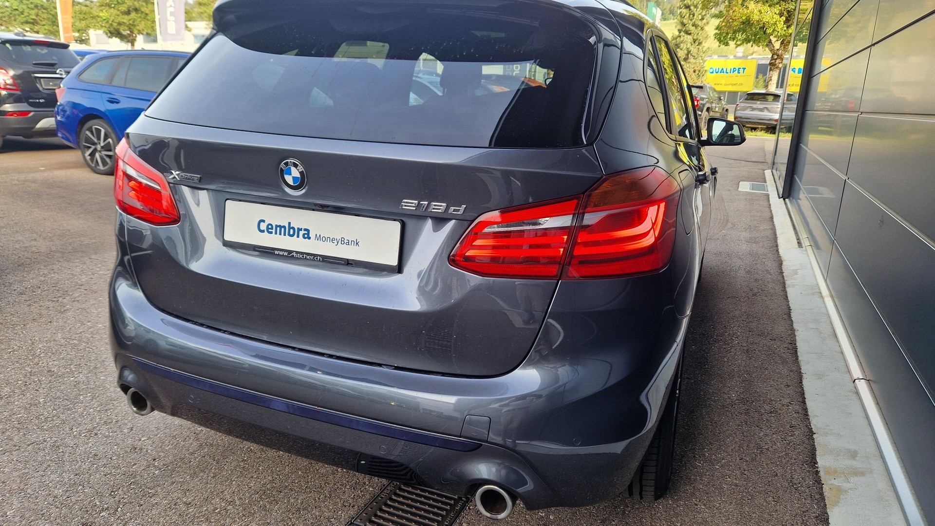 BMW 218d xDrive Active Tourer Steptronic Sport Line-image-4