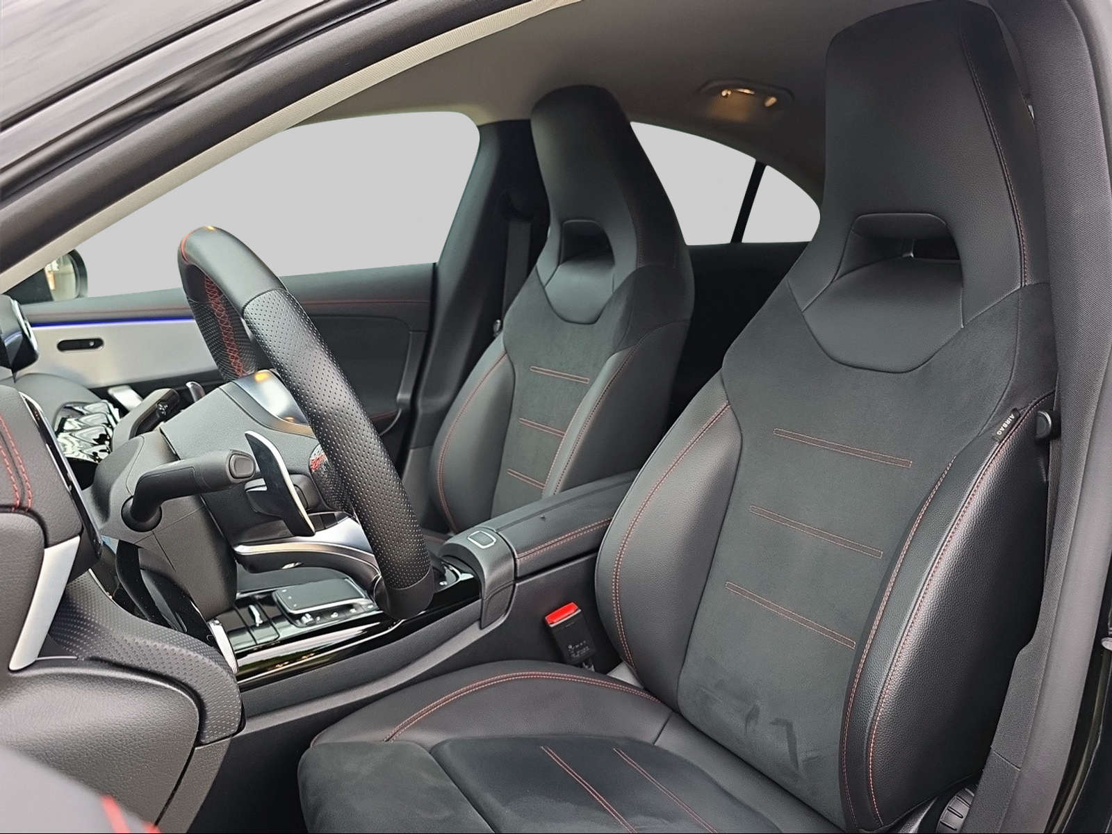 MERCEDES-BENZ CLA 35 AMG 4Matic 7G-DCT-image-8