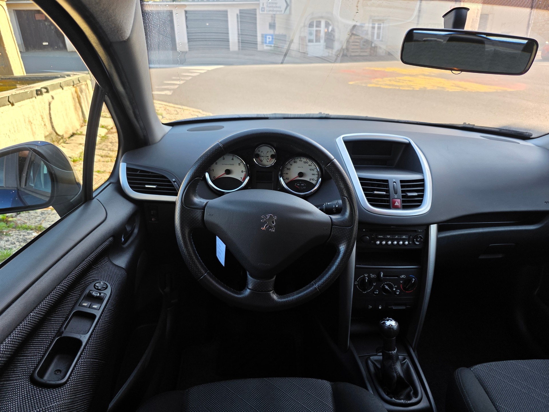 PEUGEOT 207 1.6 16V Sport-image-6
