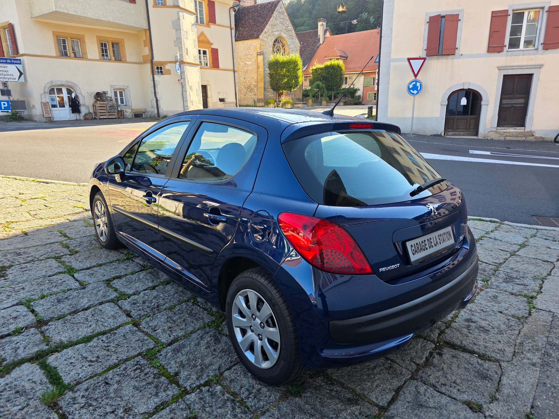 PEUGEOT 207 1.6 16V Sport-image-5