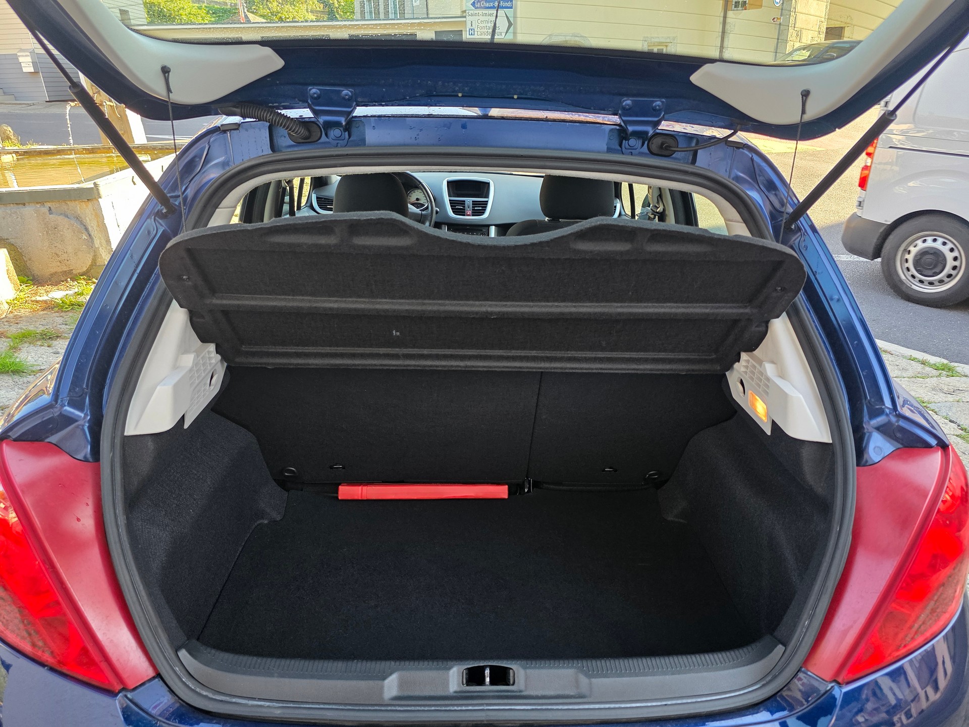 PEUGEOT 207 1.6 16V Sport-image-10