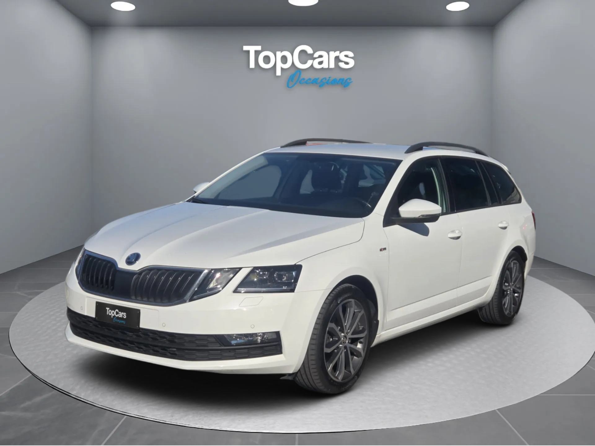 SKODA Octavia Combi 2.0 TSI Soleil 4x4 DSG ** Frish MFK ** Expertise du jour ** Top Options-image-0