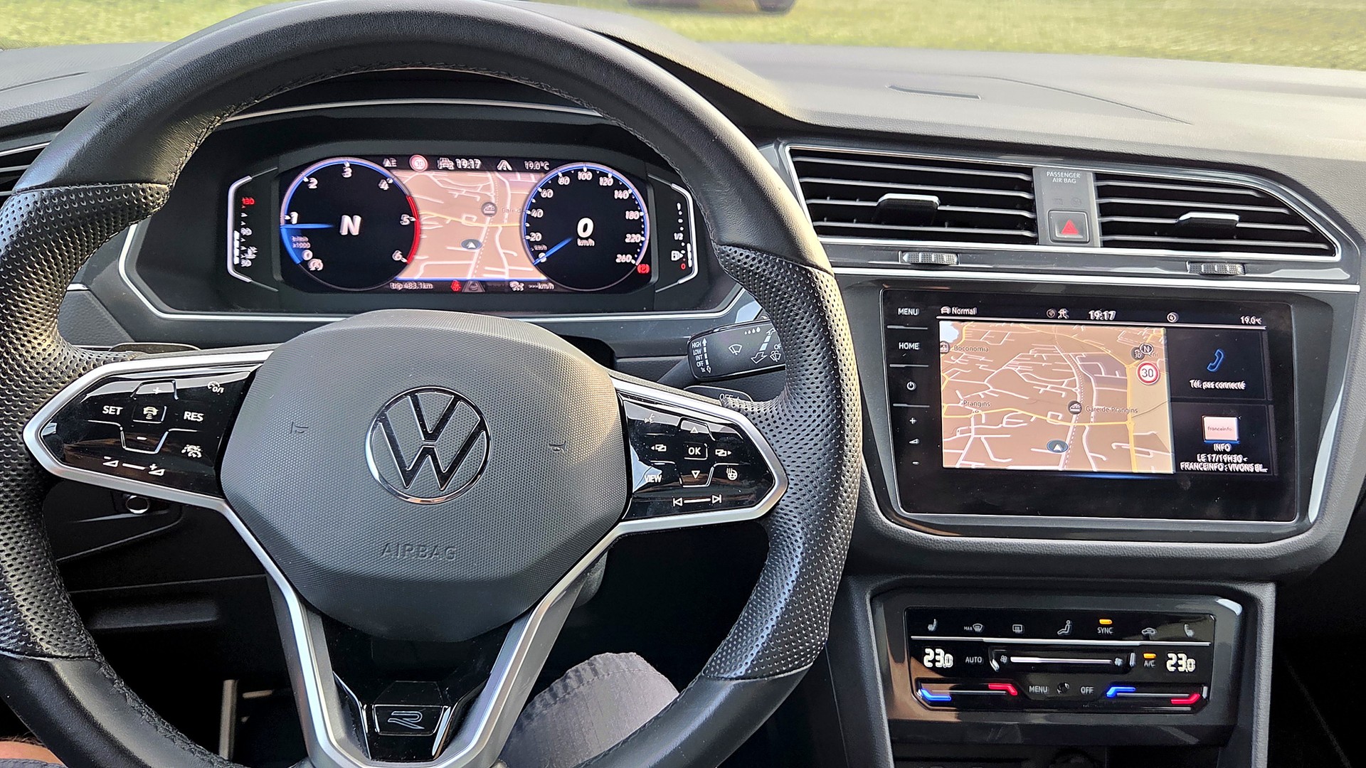 VW Tiguan 2.0 TDI SCR R-Line DSG 4 motion-image-6