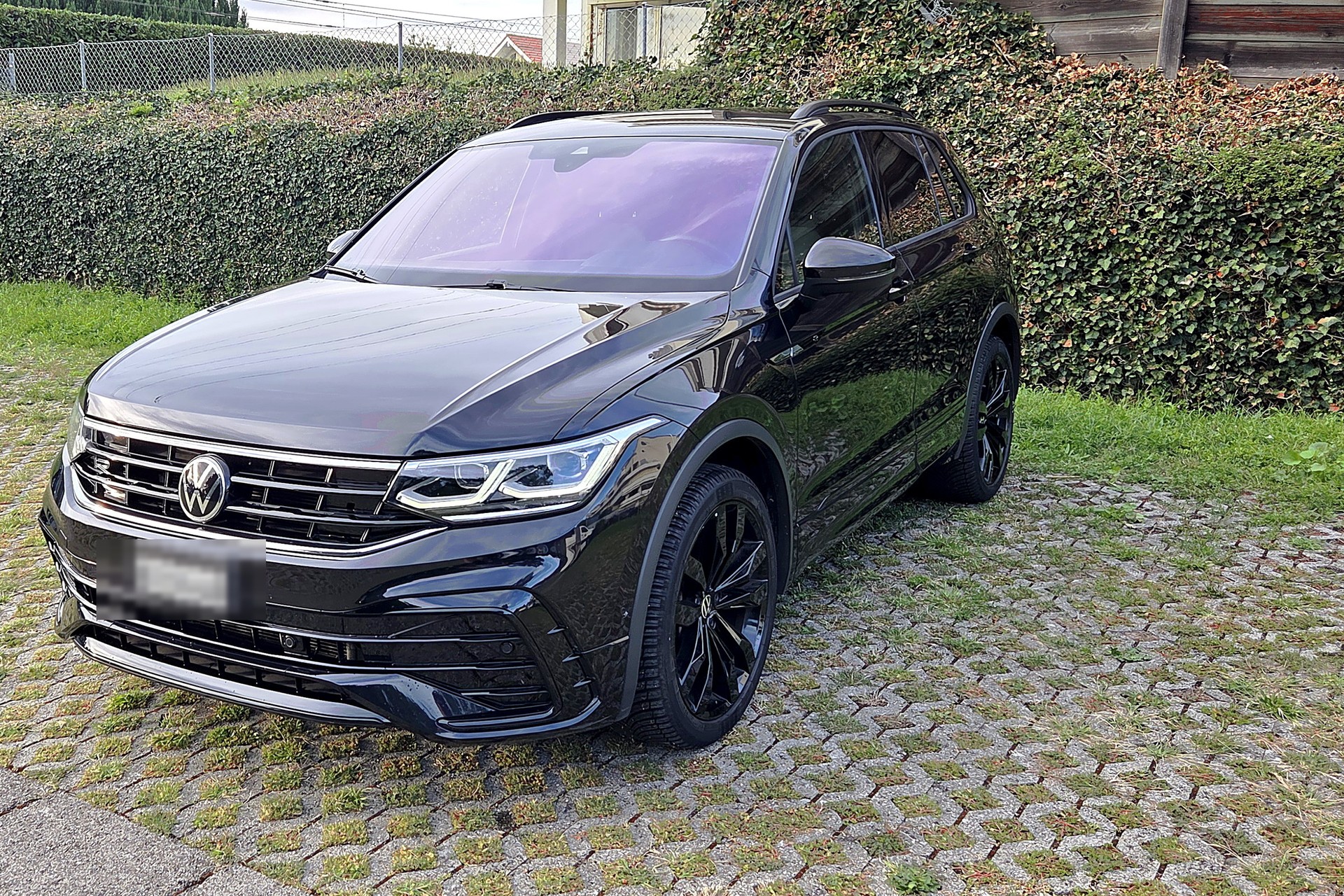 VW Tiguan 2.0 TDI SCR R-Line DSG 4 motion-image-1